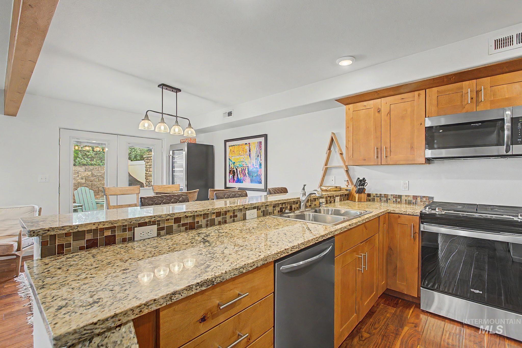 721 Linden Avenue Property Photo 7