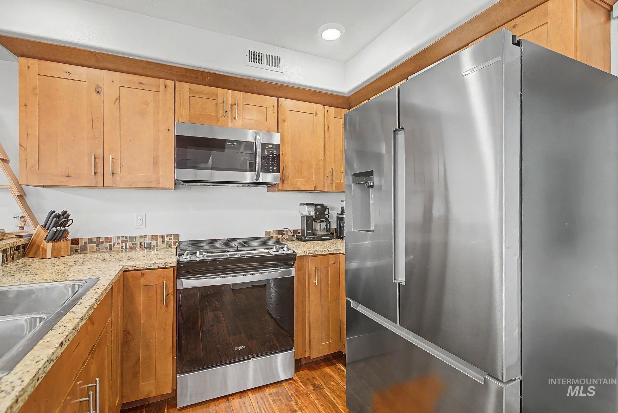 721 Linden Avenue Property Photo 8