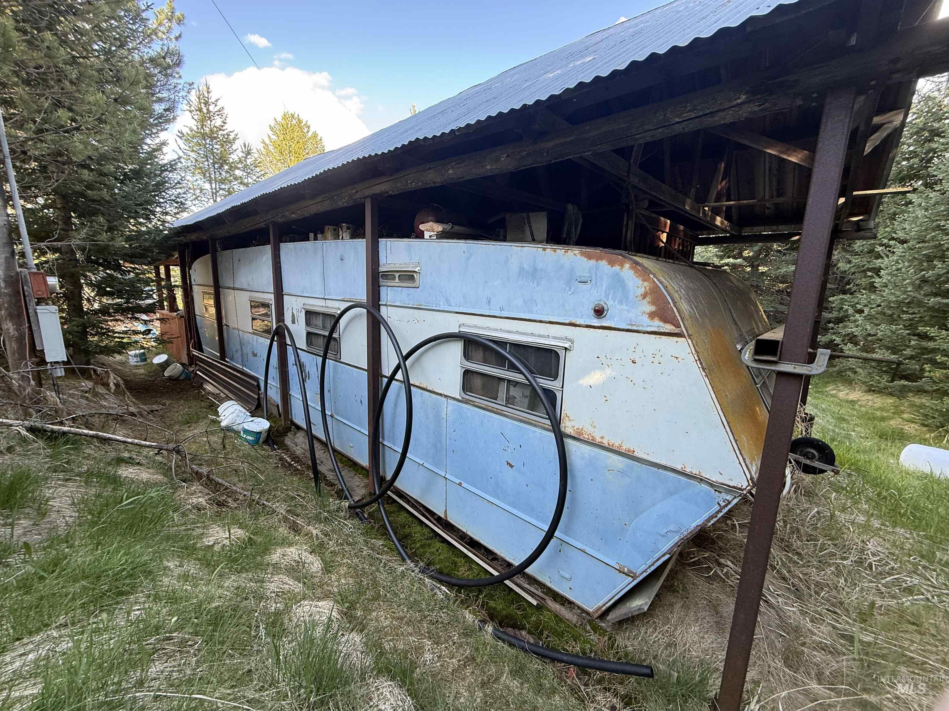 101 And 107 Cabin Rd Property Photo 4