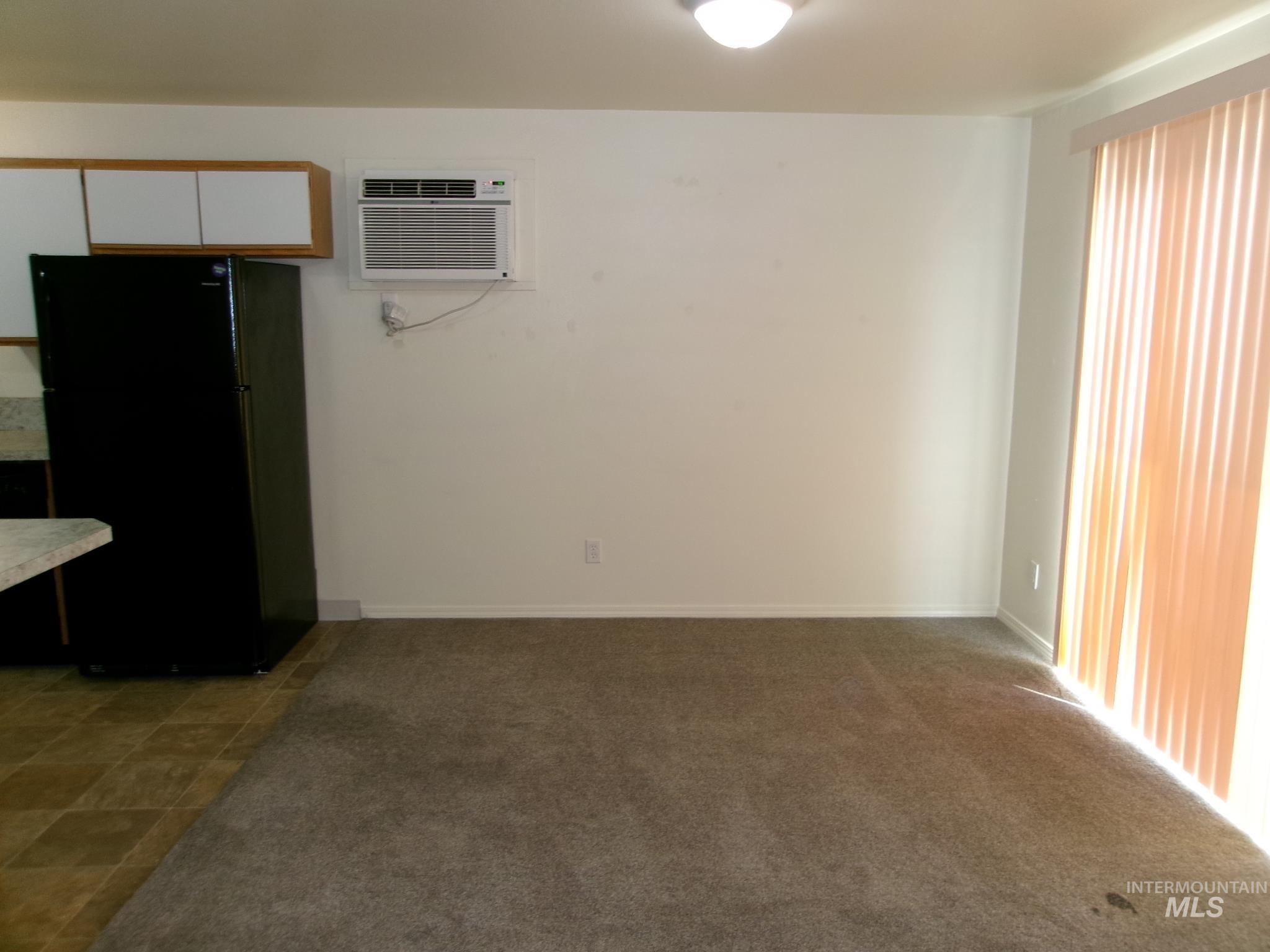 2541 W Malad St Property Photo 6
