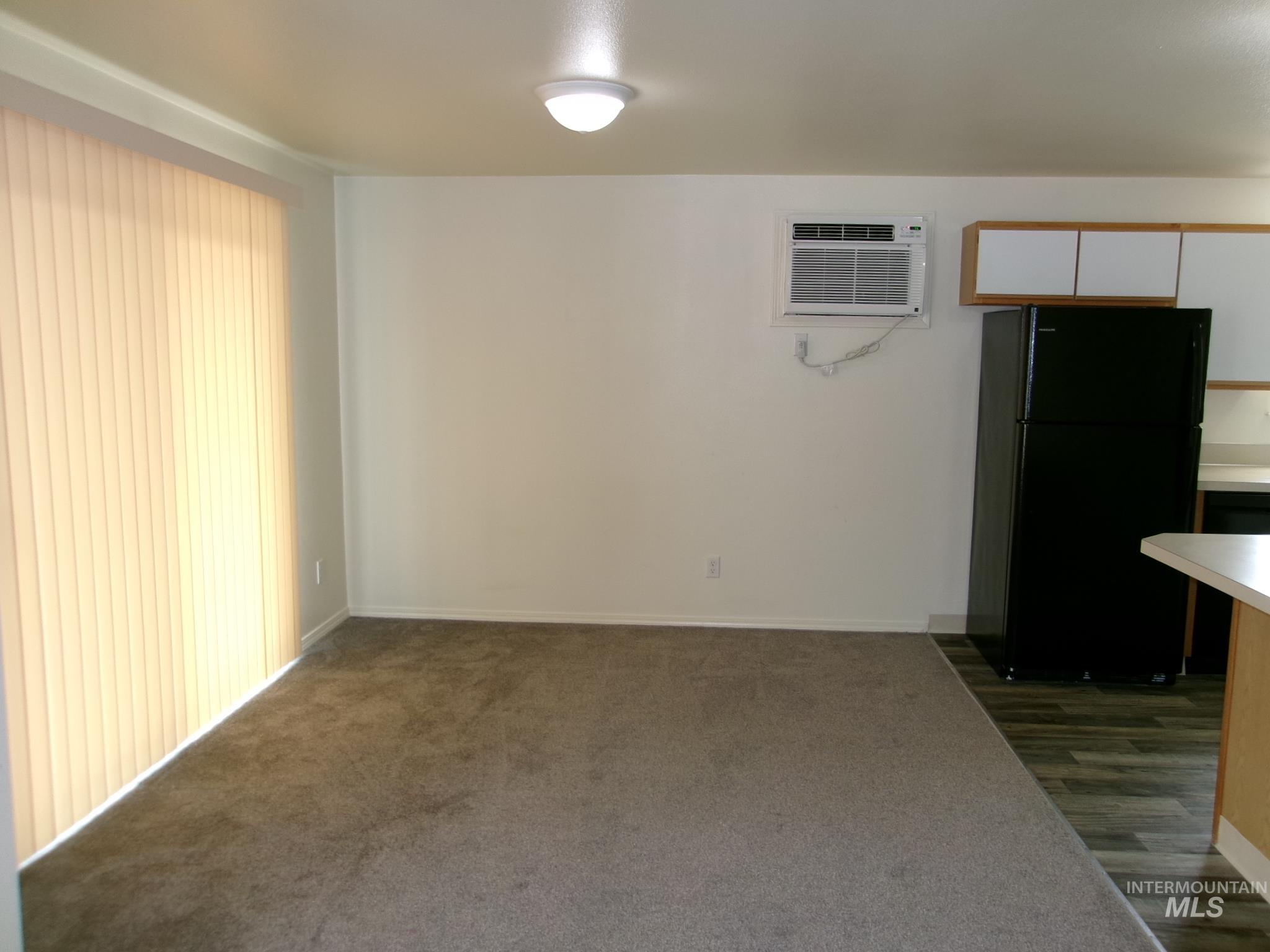 2541 W Malad St Property Photo 8