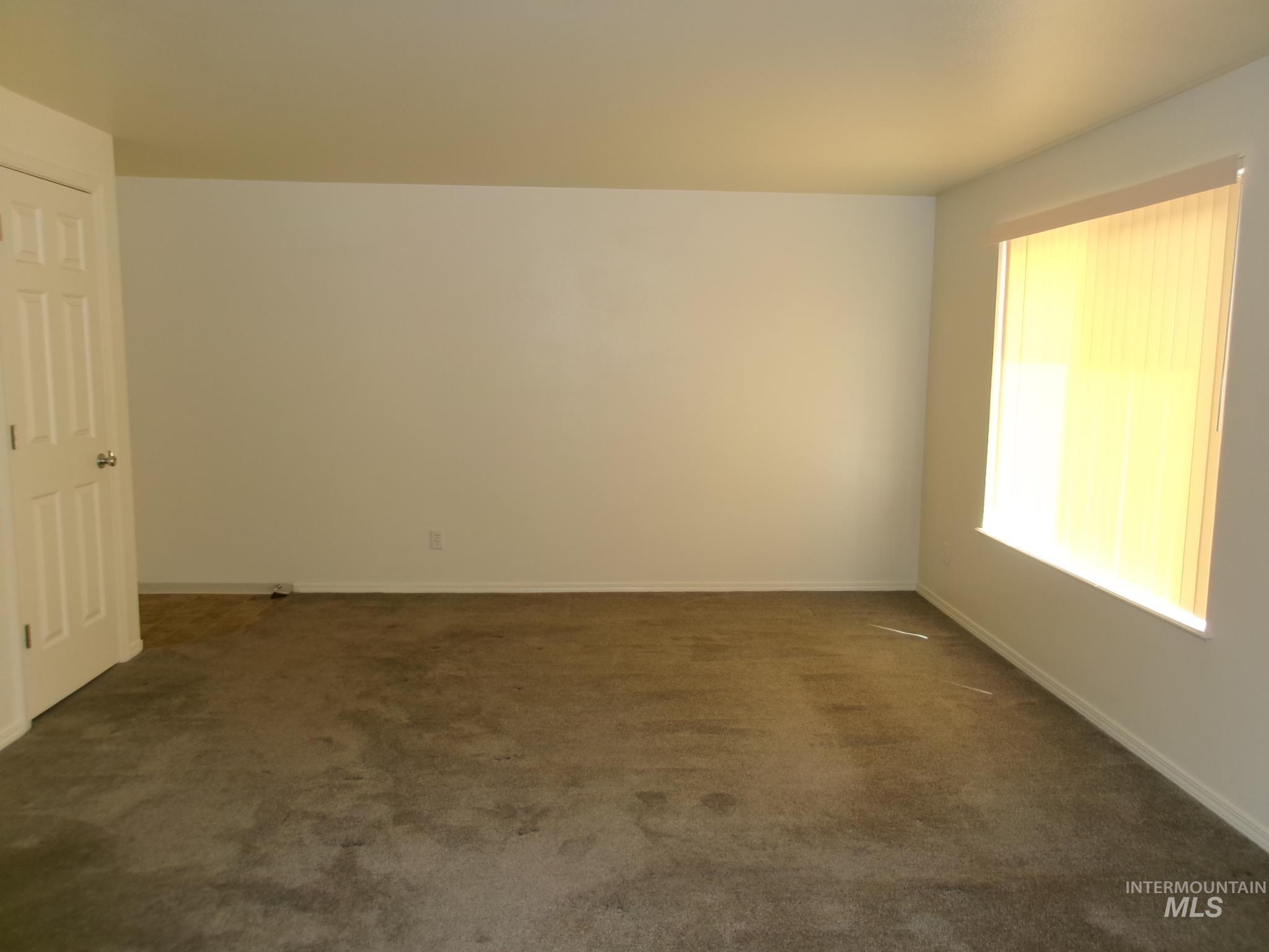 2541 W Malad St Property Photo 10