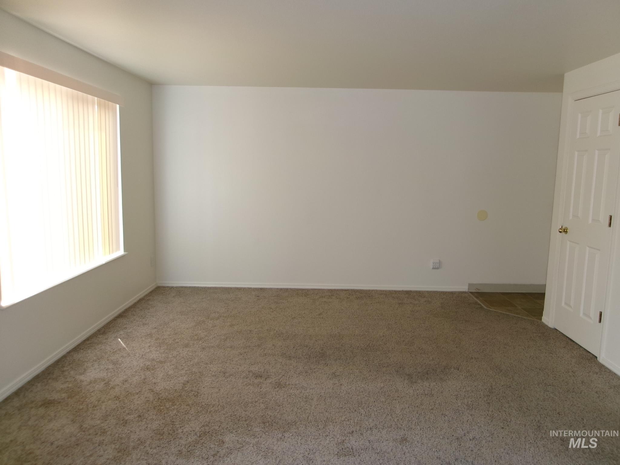 2541 W Malad St Property Photo 12
