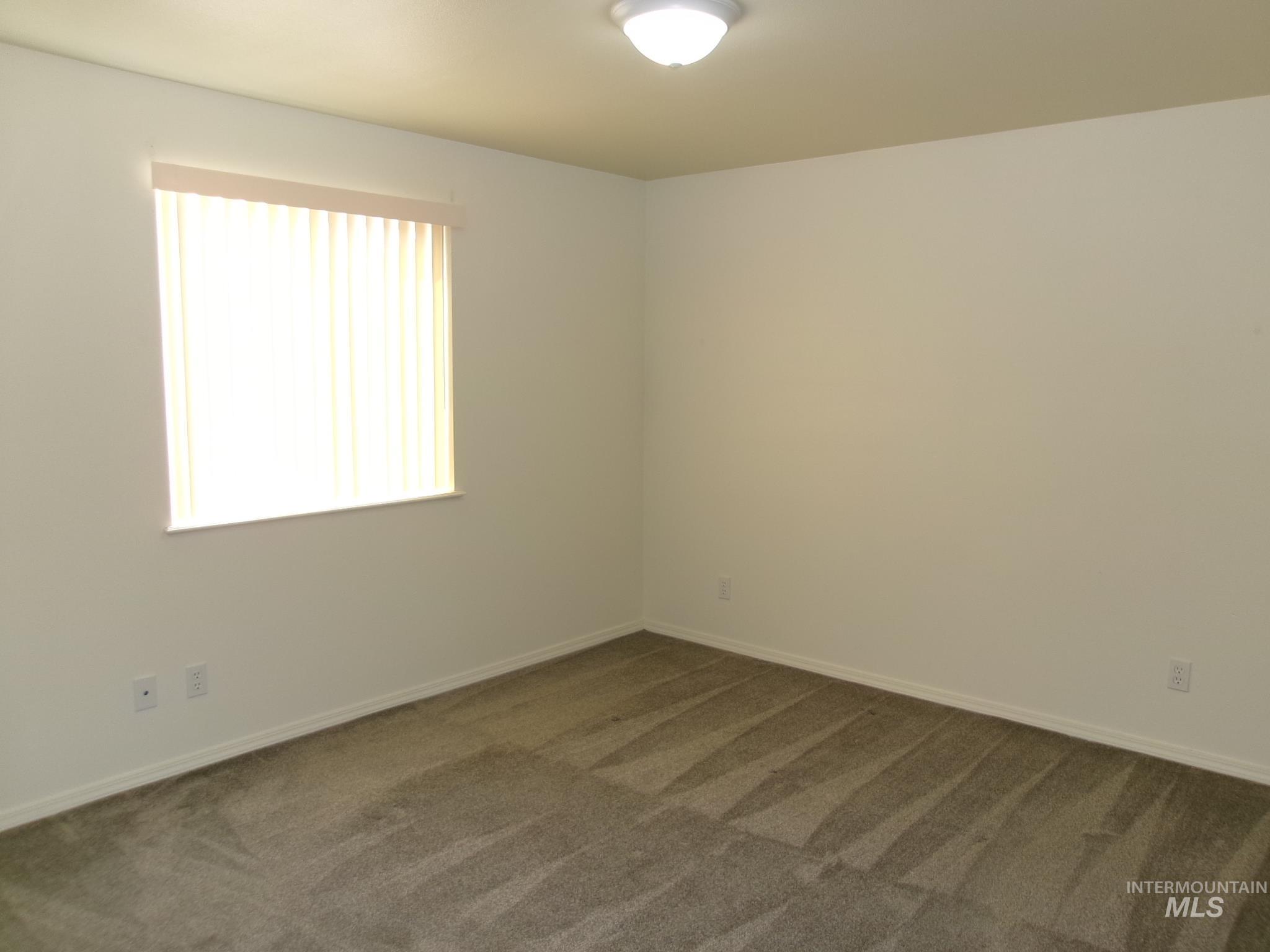 2541 W Malad St Property Photo 18