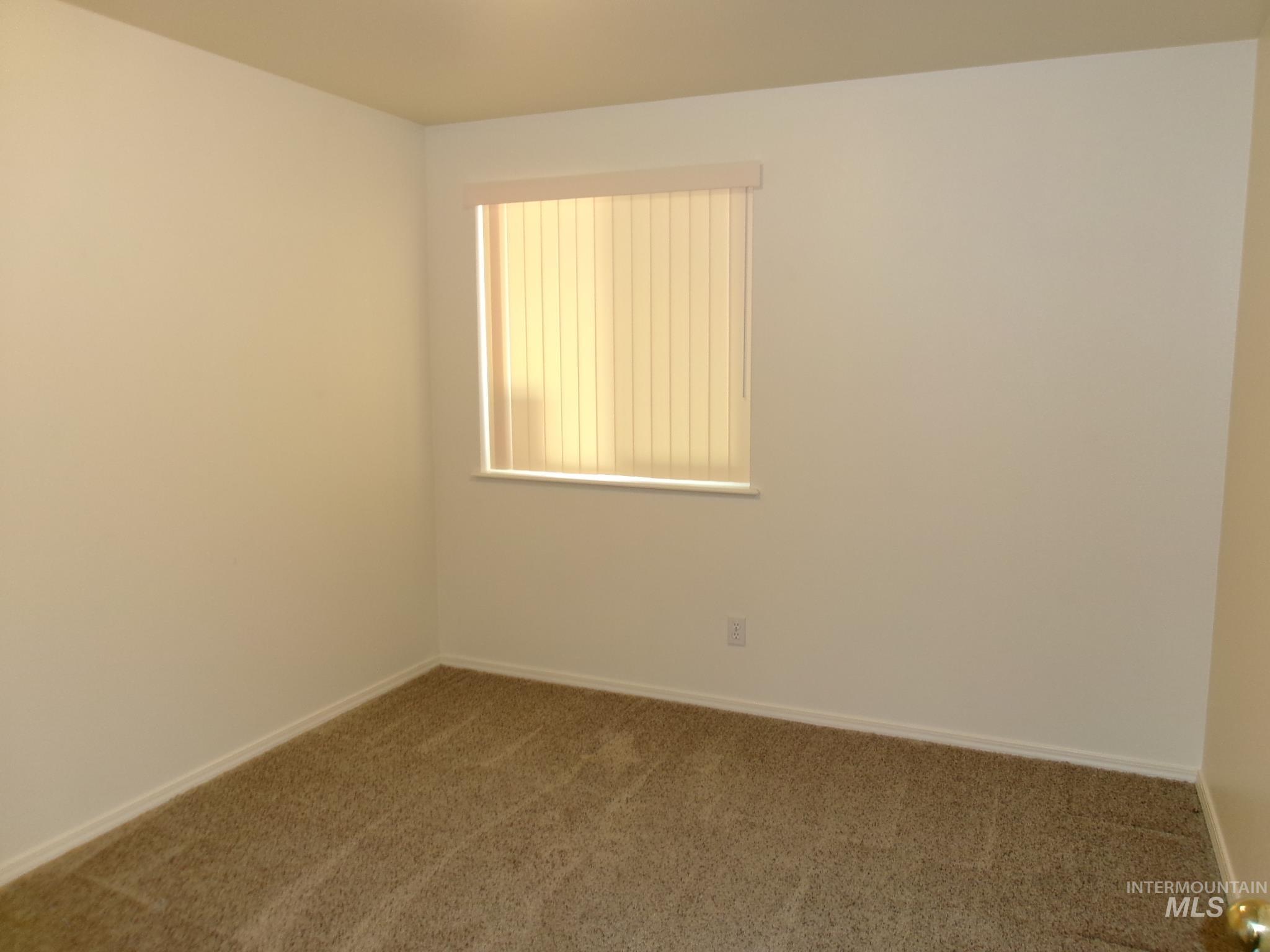 2541 W Malad St Property Photo 20