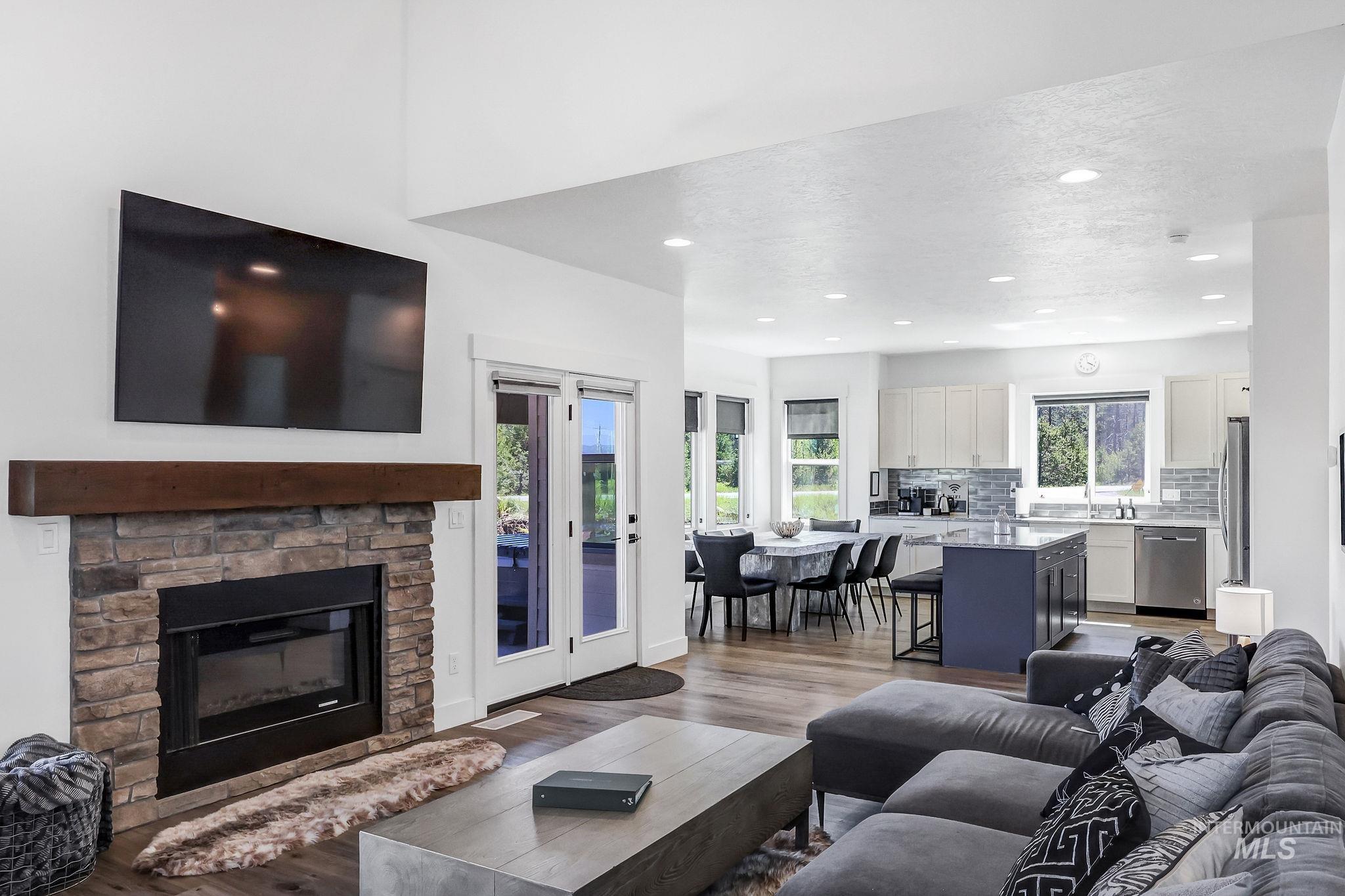 13102 Hawks Bay Road Property Photo 4