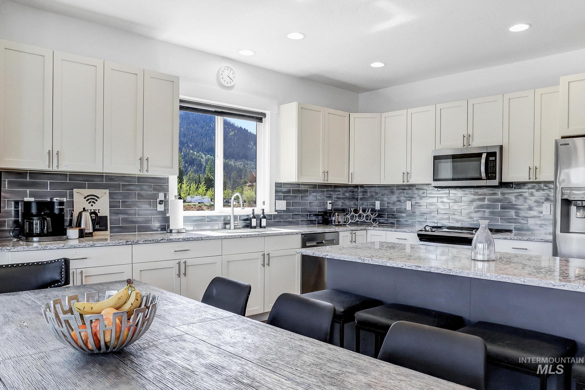 13102 Hawks Bay Road Property Photo 22