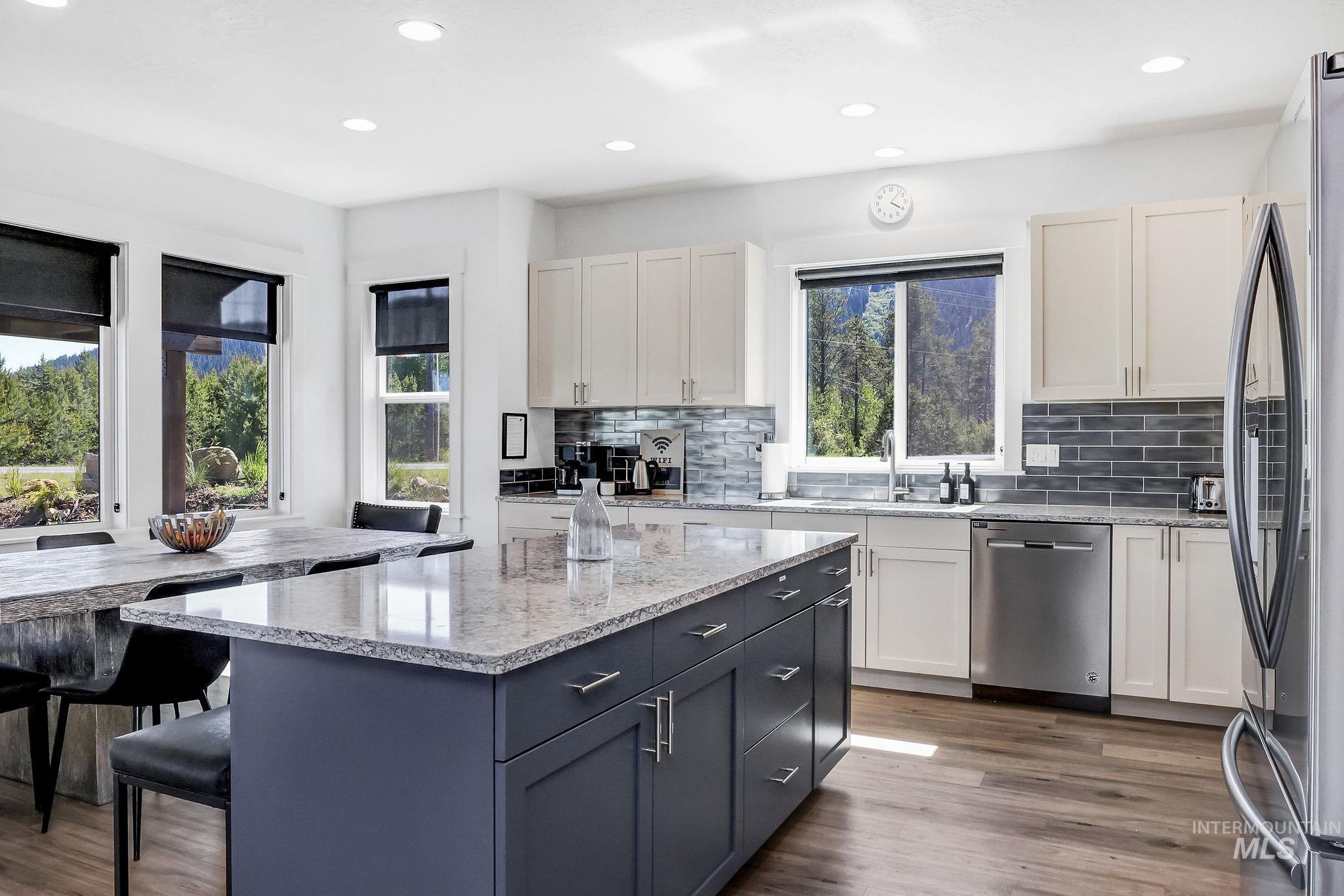 13102 Hawks Bay Road Property Photo 27