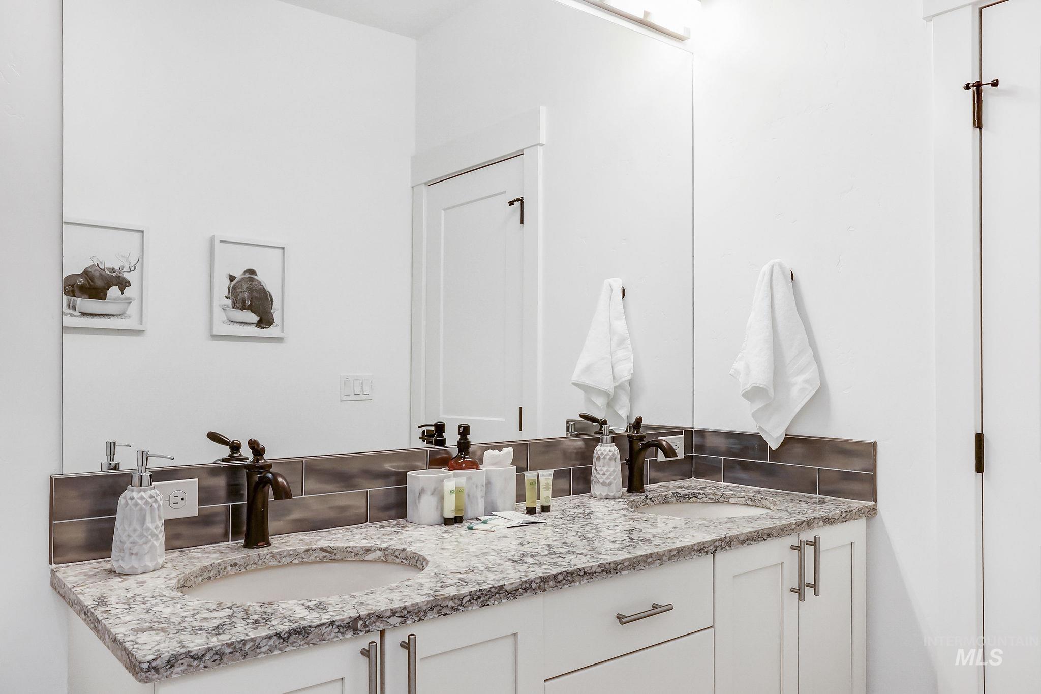 13102 Hawks Bay Road Property Photo 32