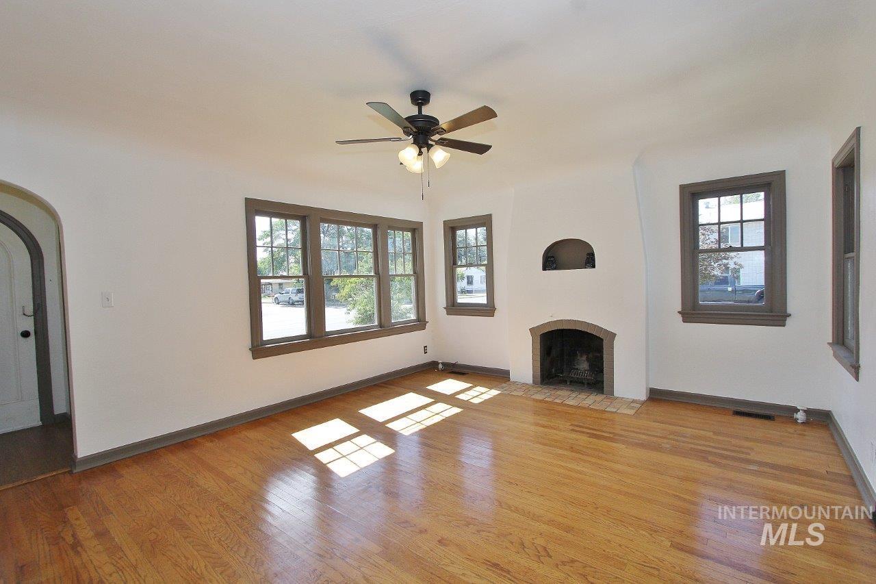 191 Sw 5th Ave Property Photo 4
