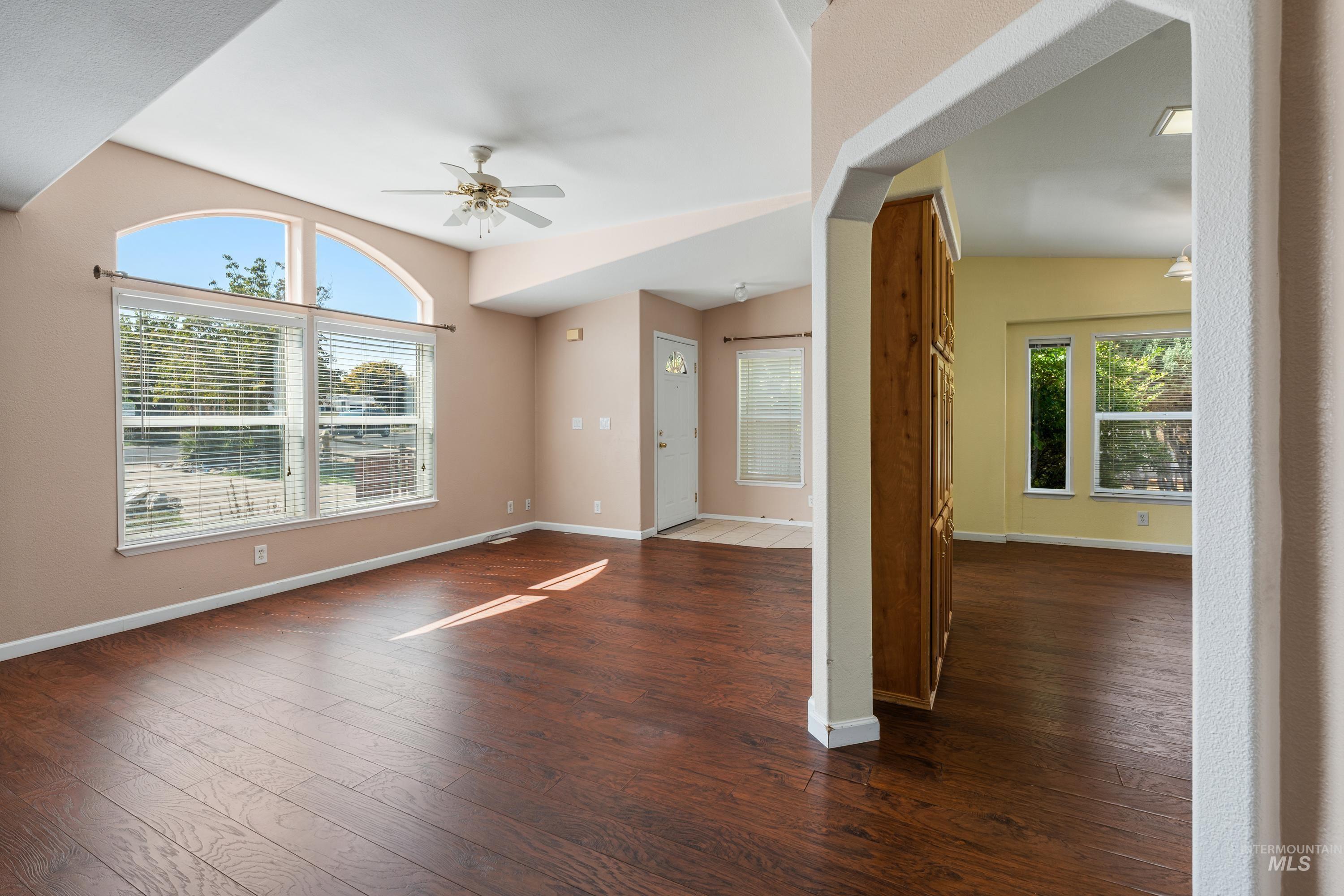 919 Hawthorne Street Property Photo 5