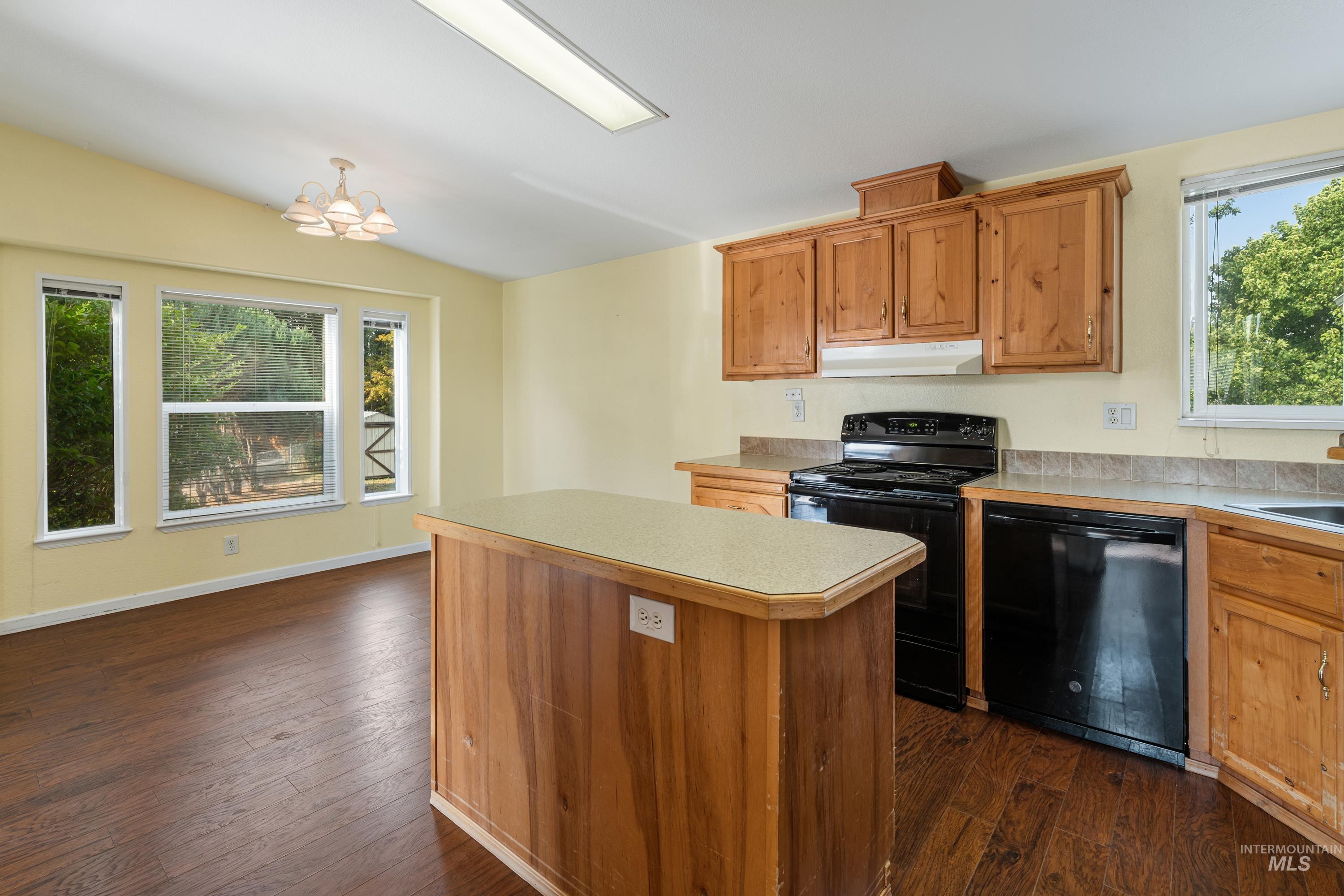 919 Hawthorne Street Property Photo 32