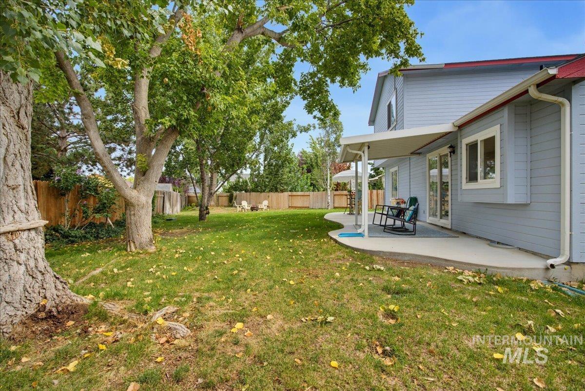 2063 N Reba Ave Property Photo 21