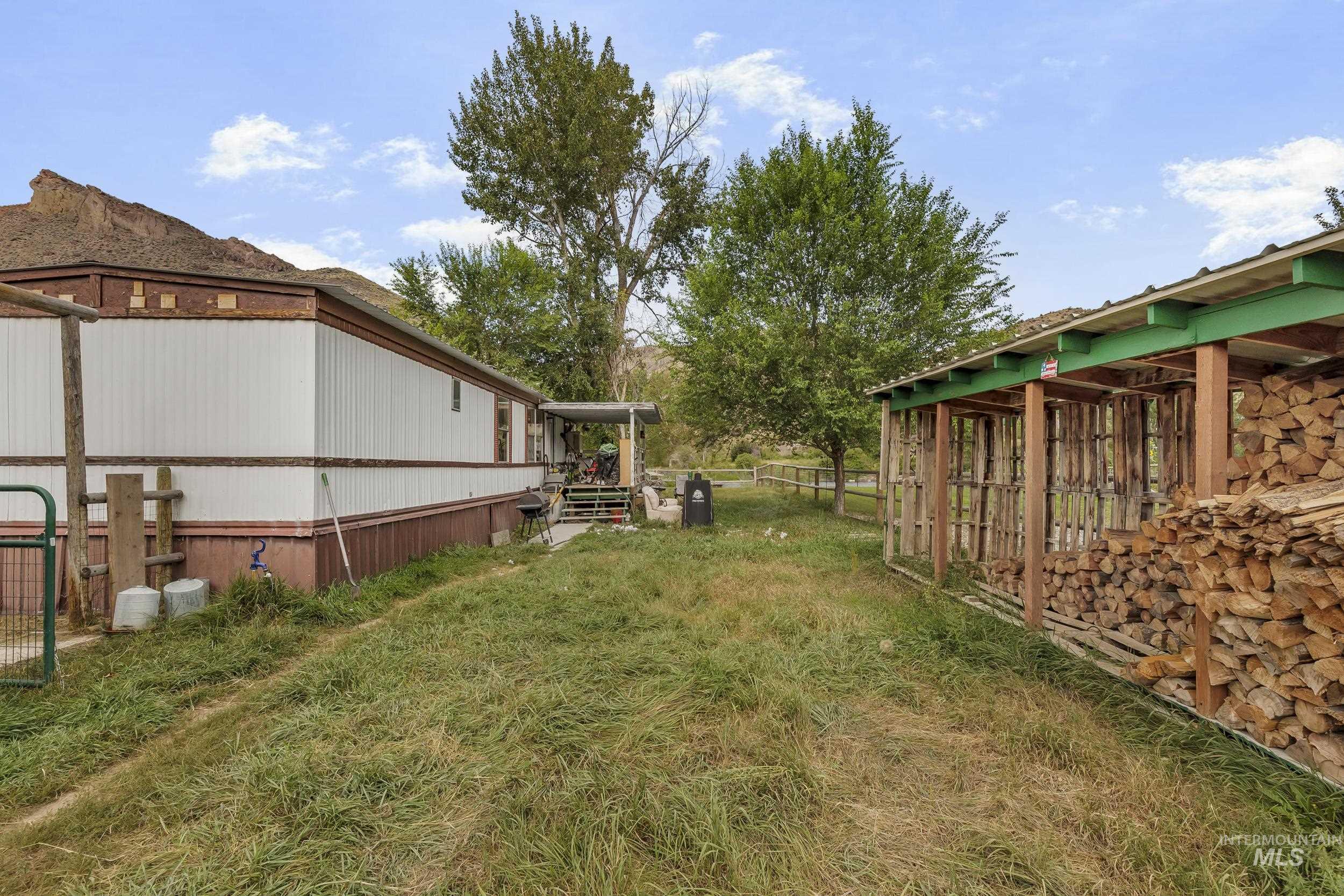210 Agate Dr Property Photo 5