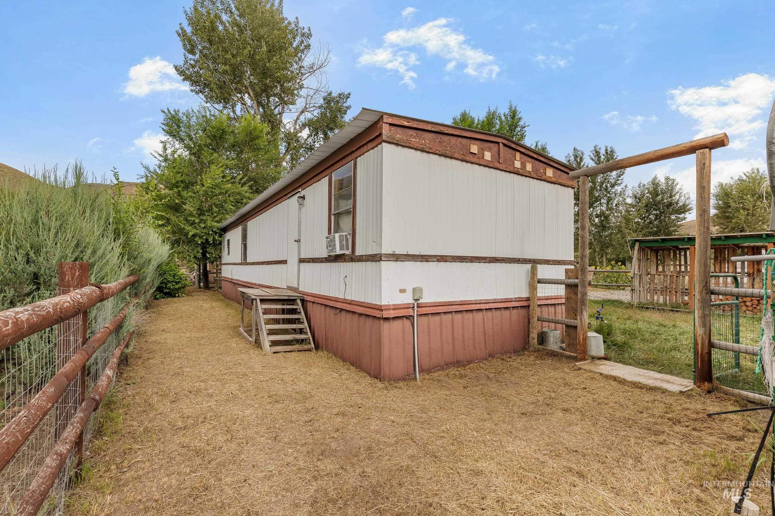 210 Agate Dr Property Photo 18