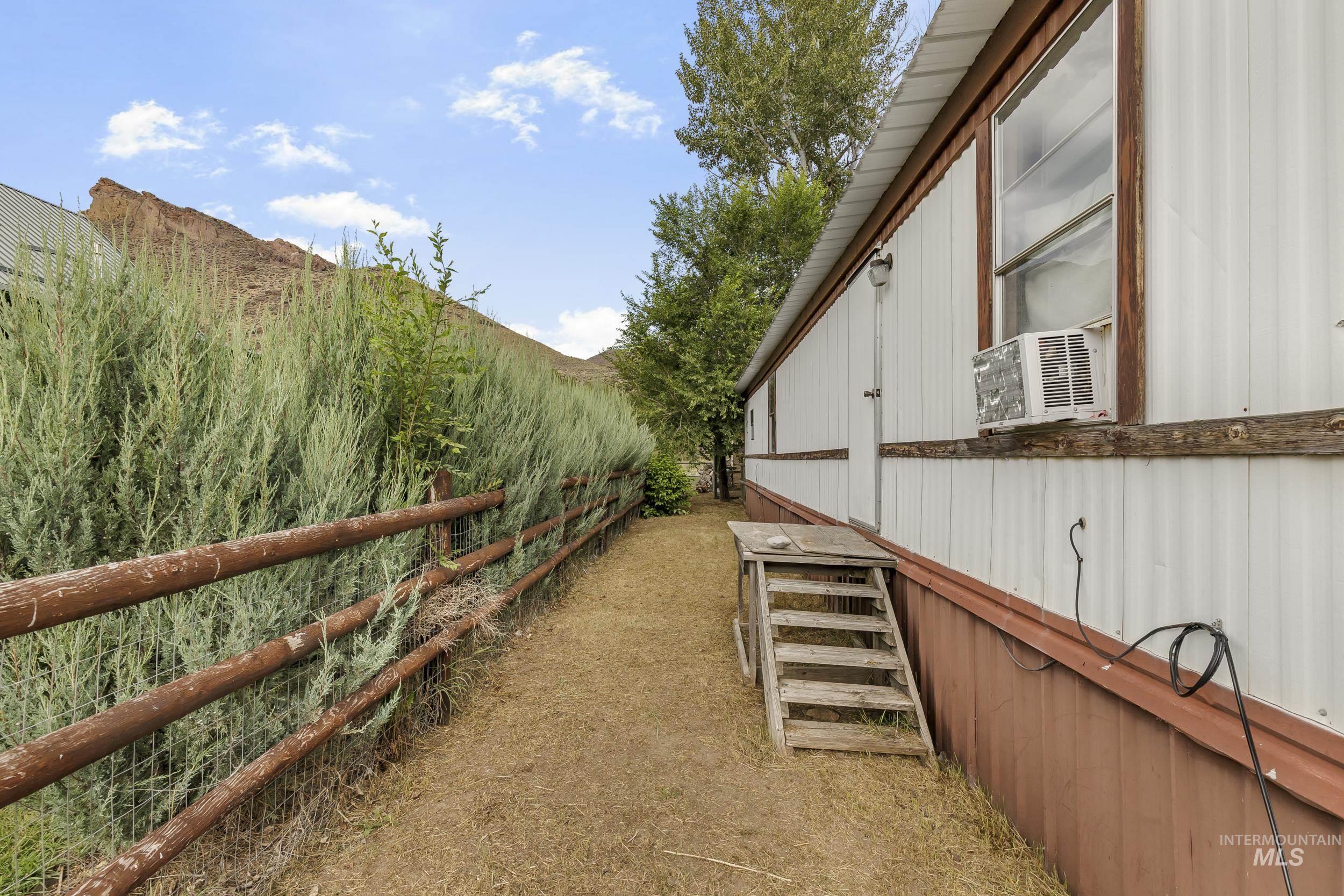 210 Agate Dr Property Photo 19
