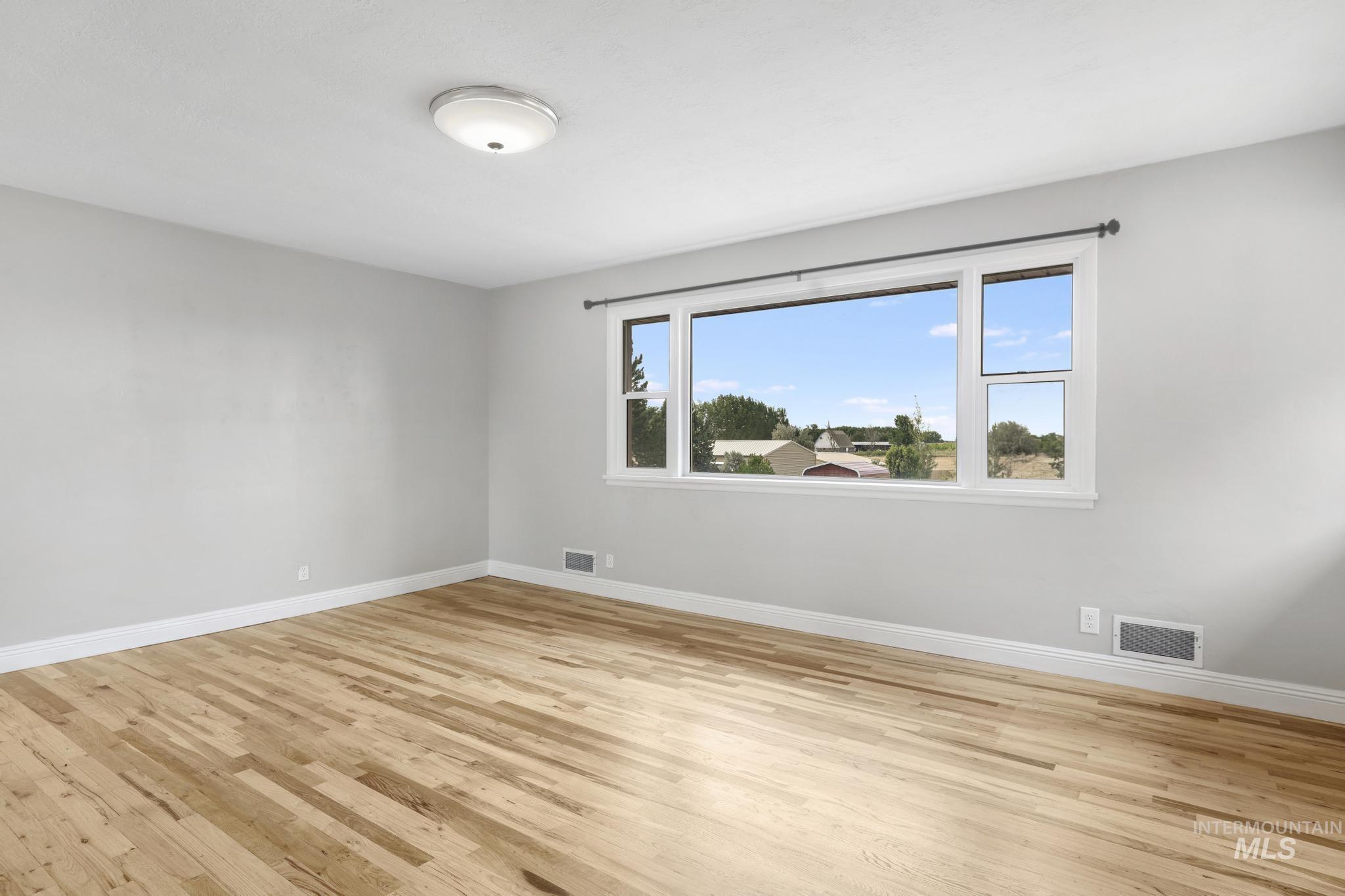 214 E 16th Avenue Property Photo 6