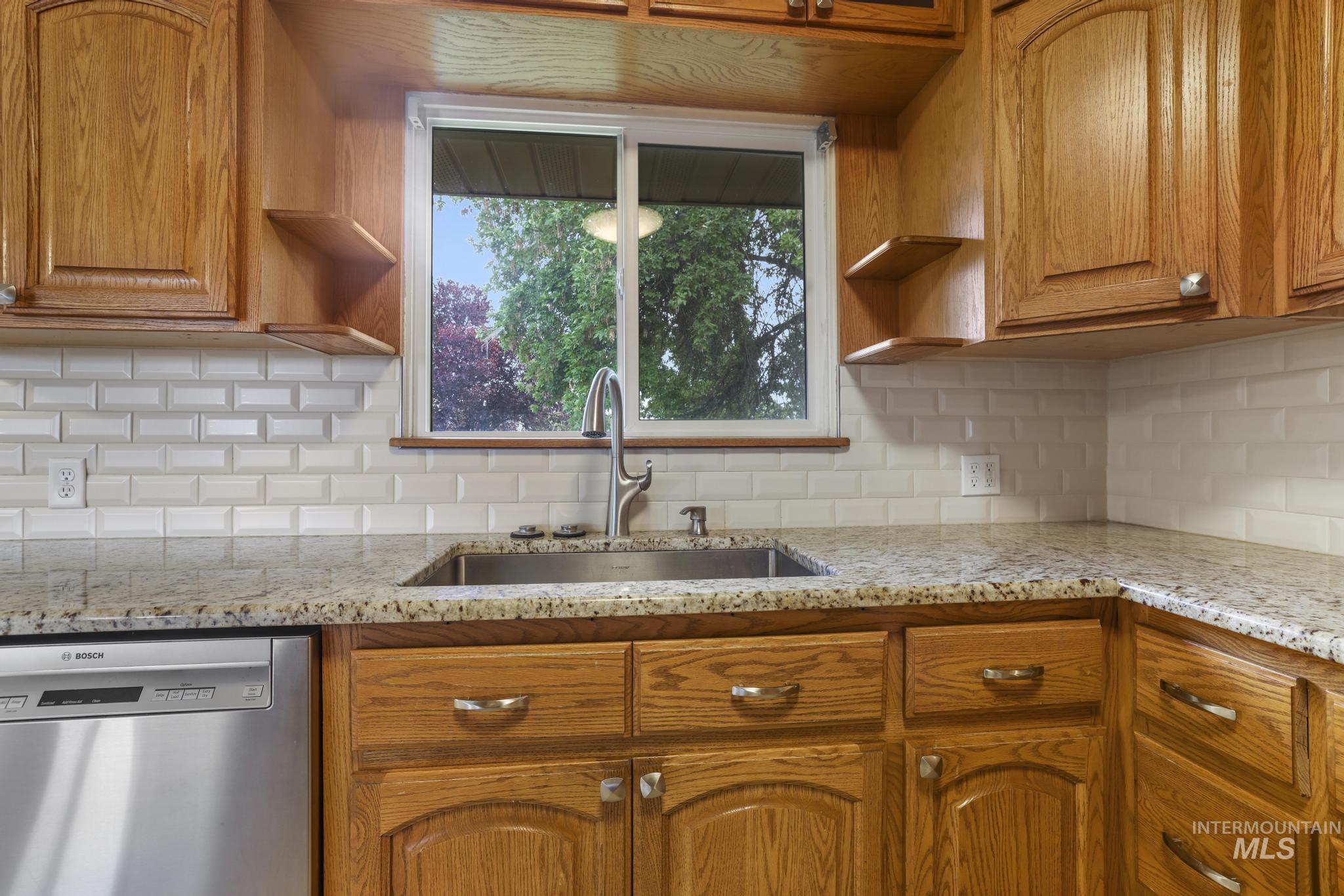 214 E 16th Avenue Property Photo 14