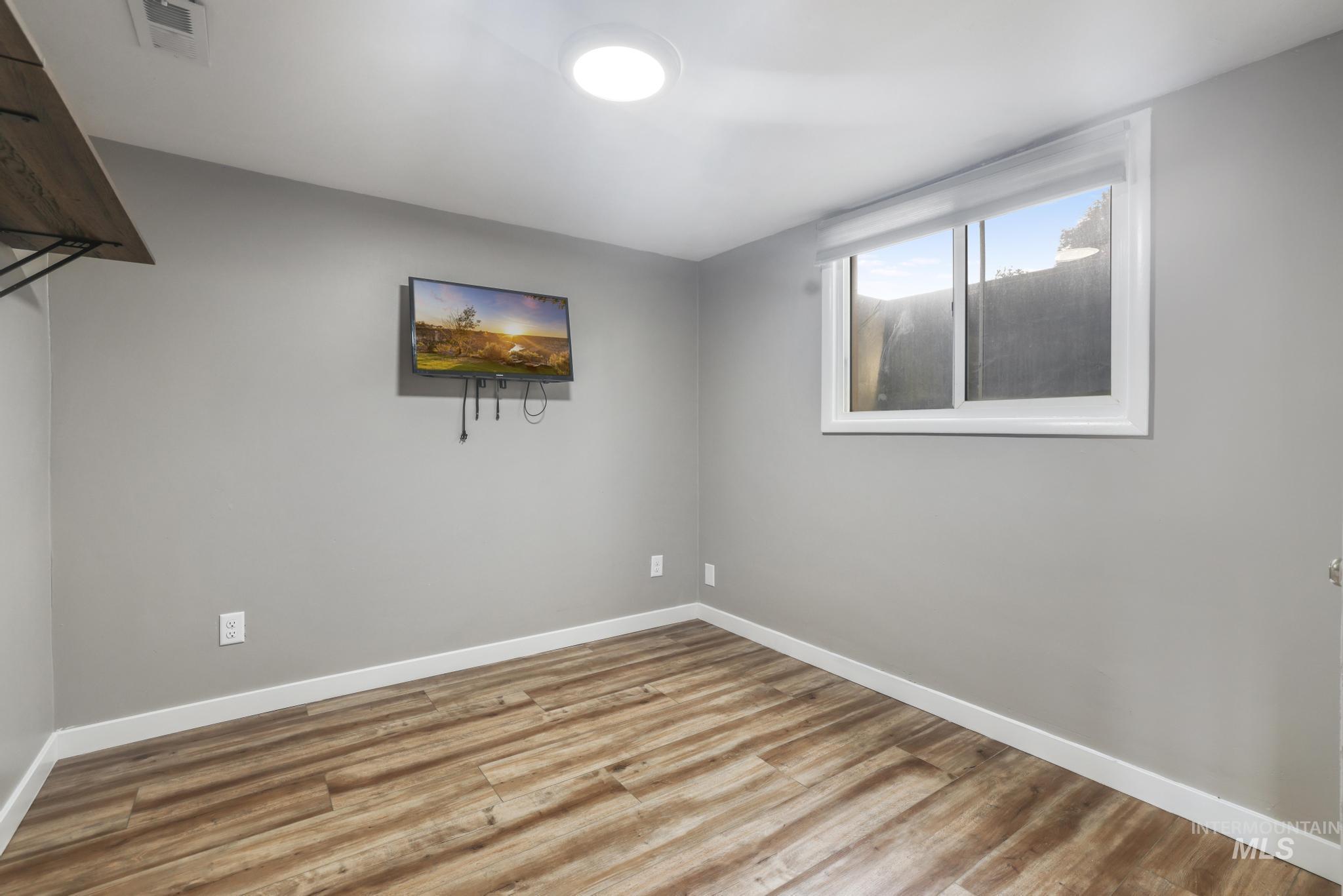 214 E 16th Avenue Property Photo 23