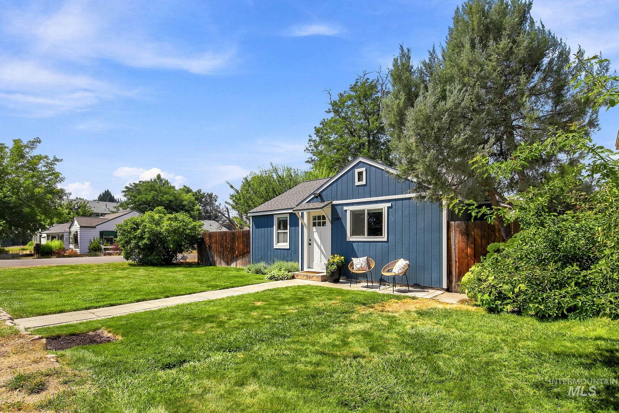 1349 S Division Avenue Property Photo 2