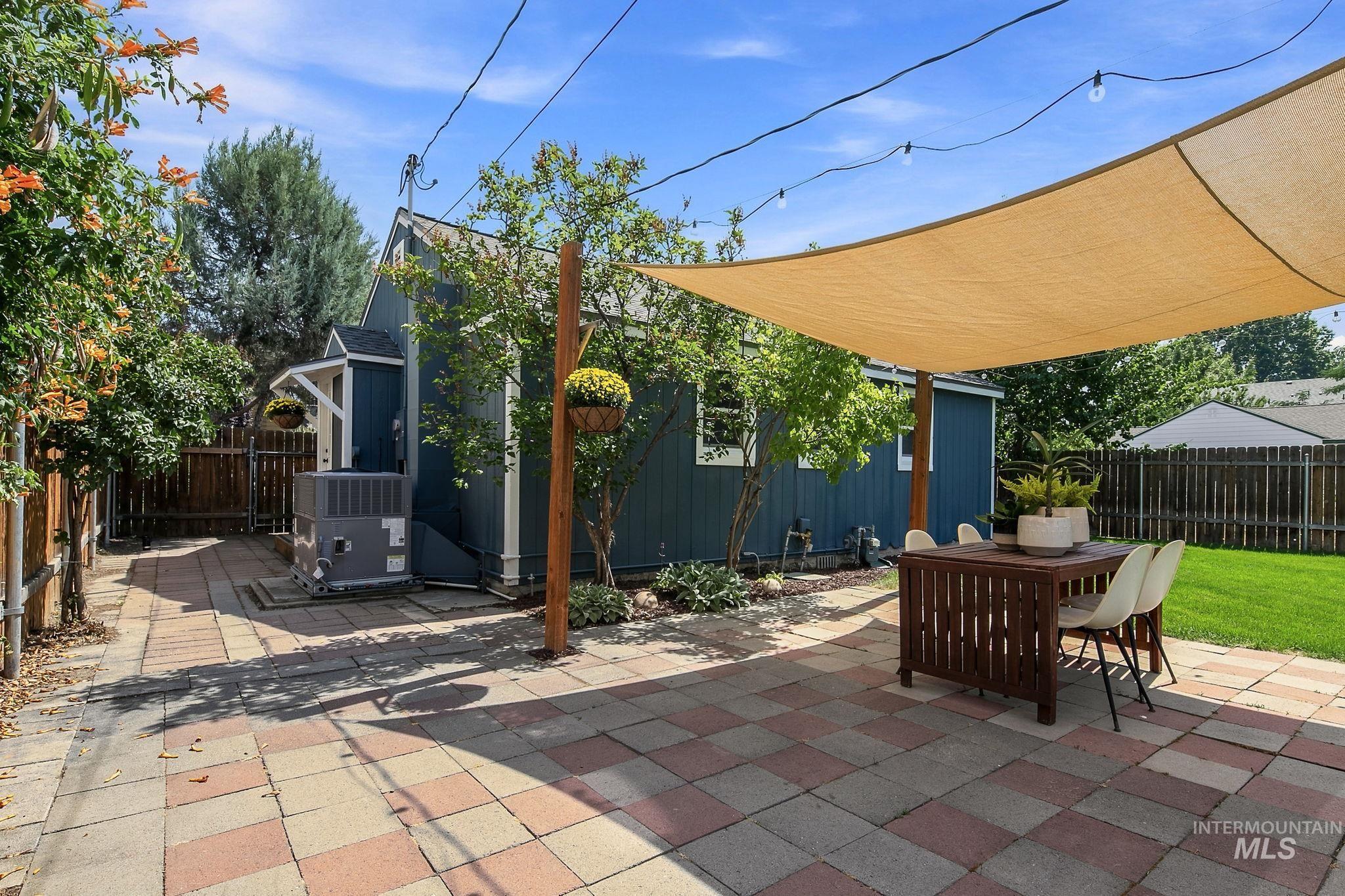 1349 S Division Avenue Property Photo 17