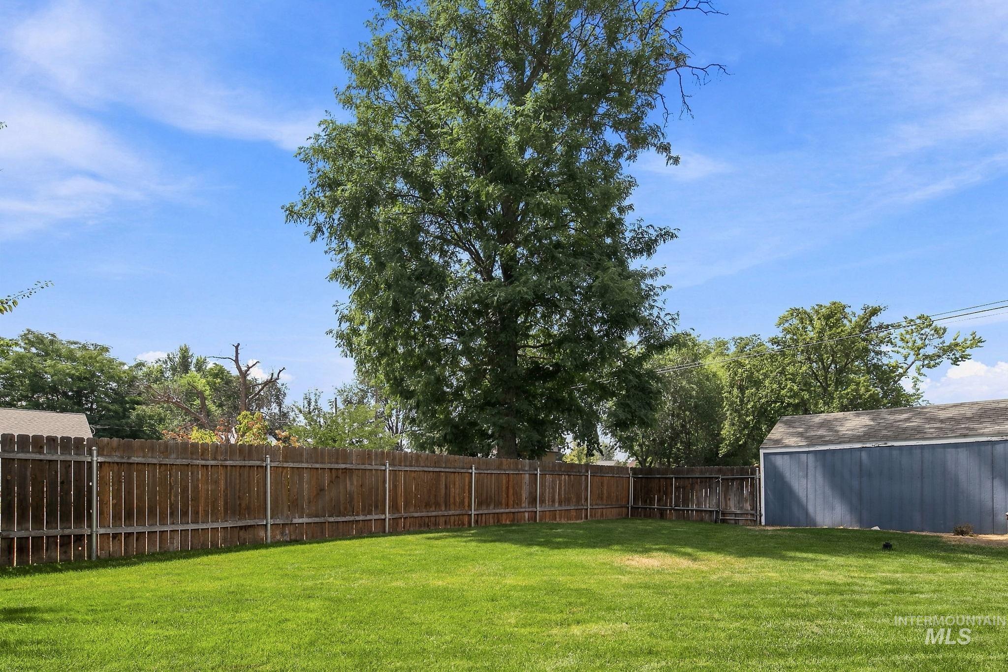 1349 S Division Avenue Property Photo 20