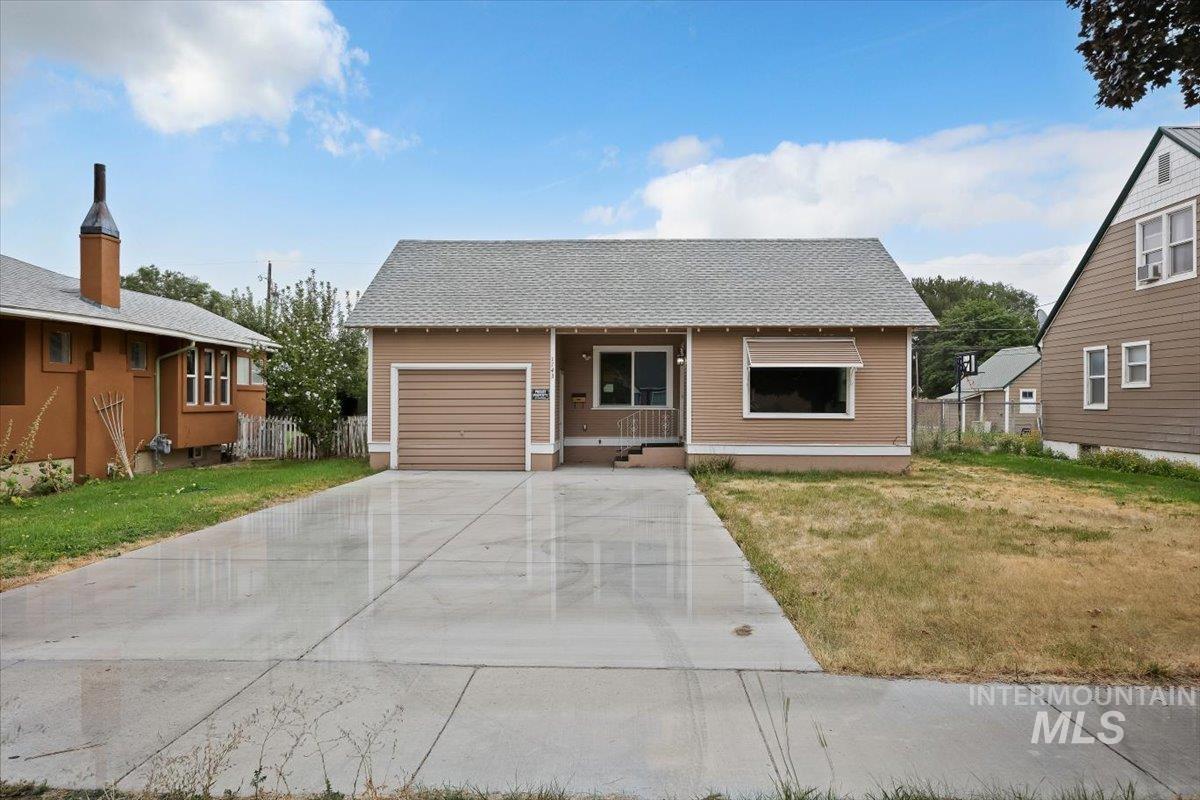 1743 Conant Ave Property Photo 1