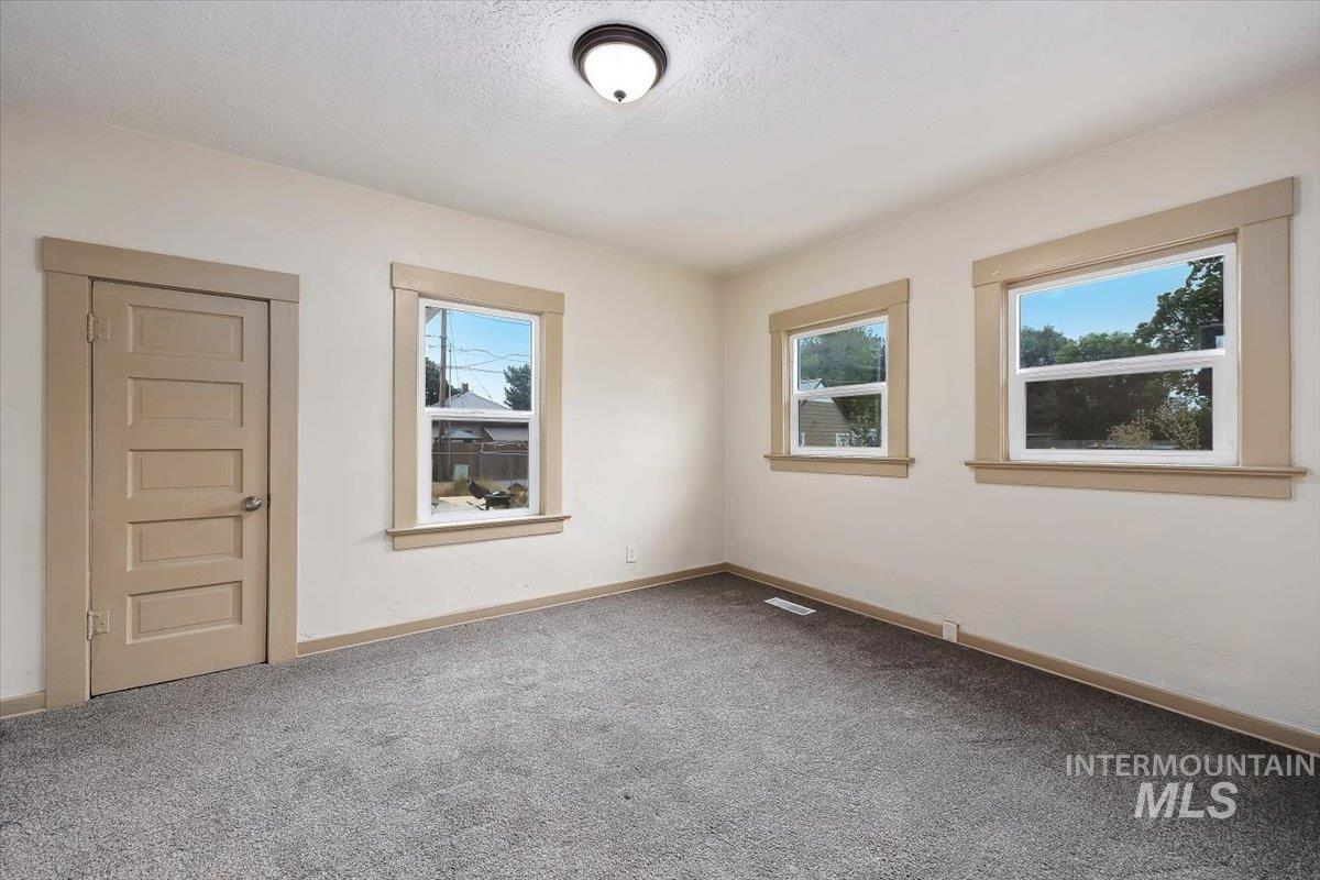 1743 Conant Ave Property Photo 12