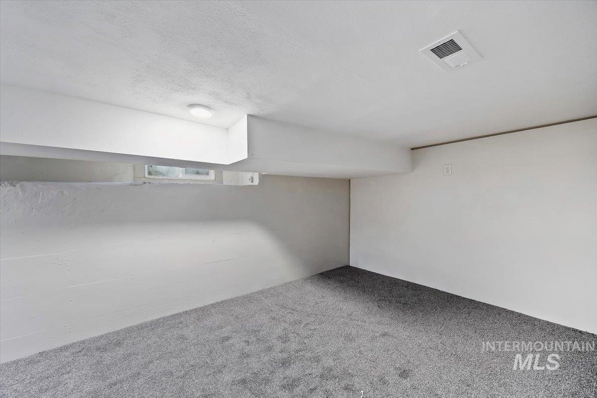 1743 Conant Ave Property Photo 15