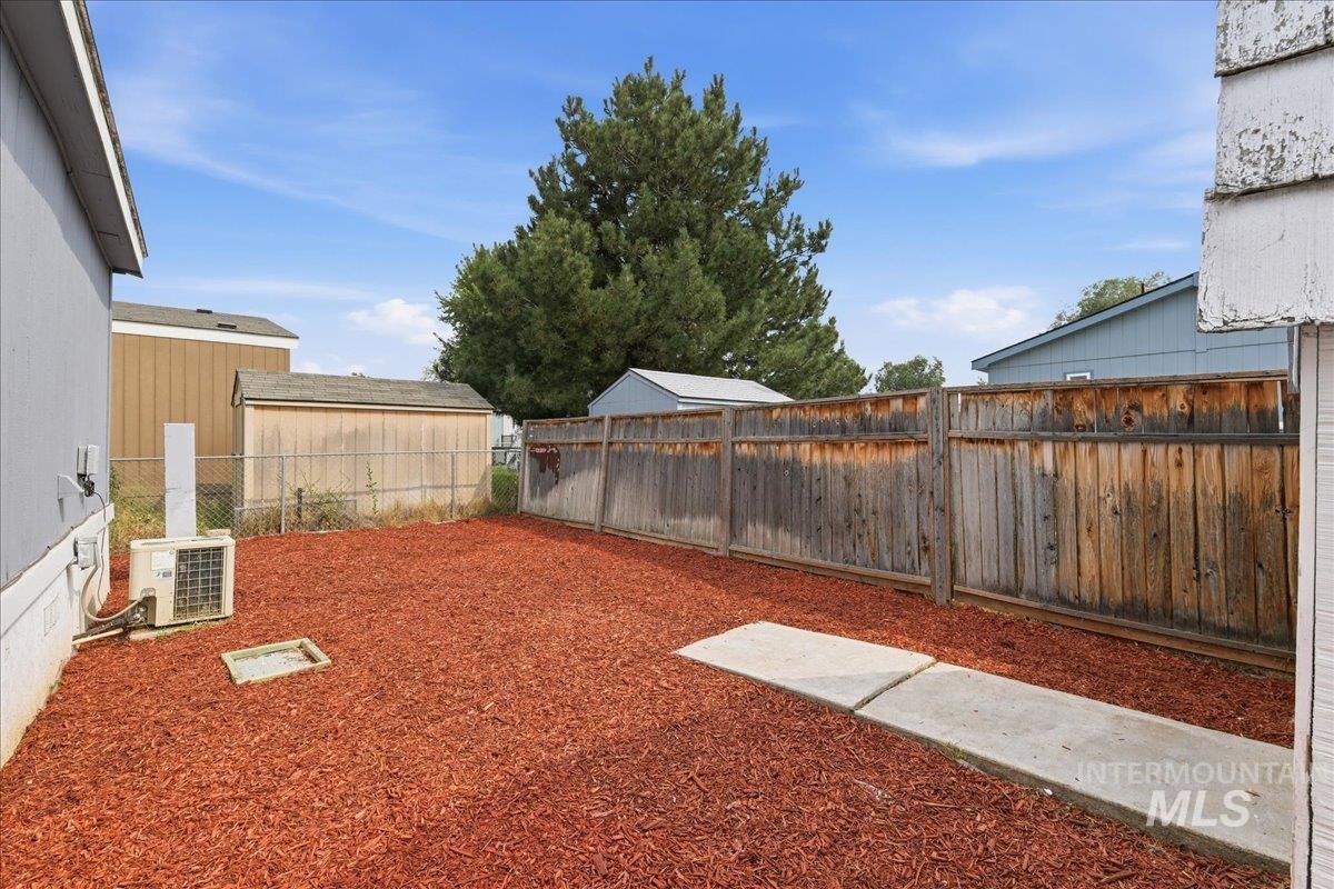 11305 W Florence Ln Property Photo 21