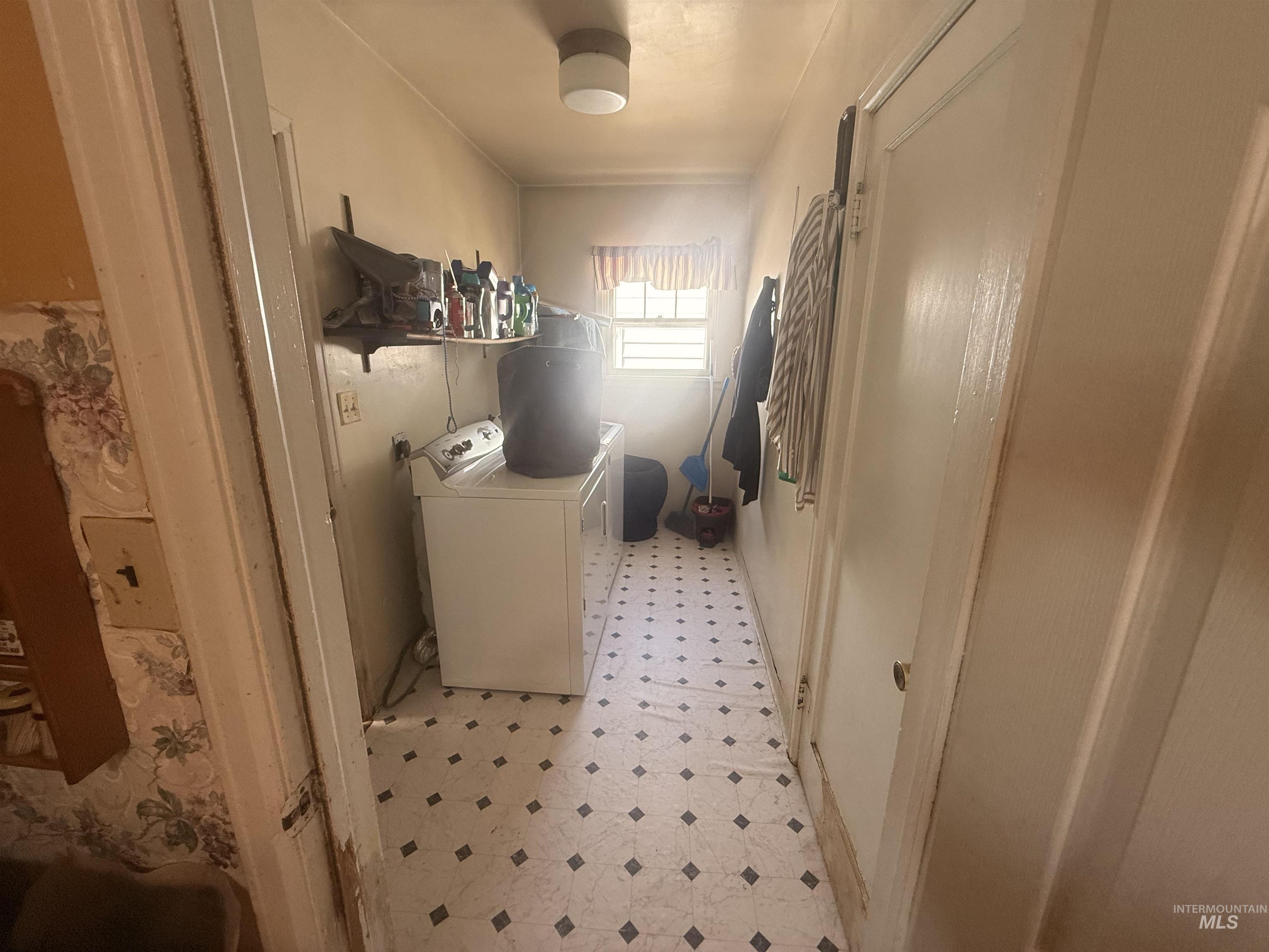 615 S Pine St Property Photo 19