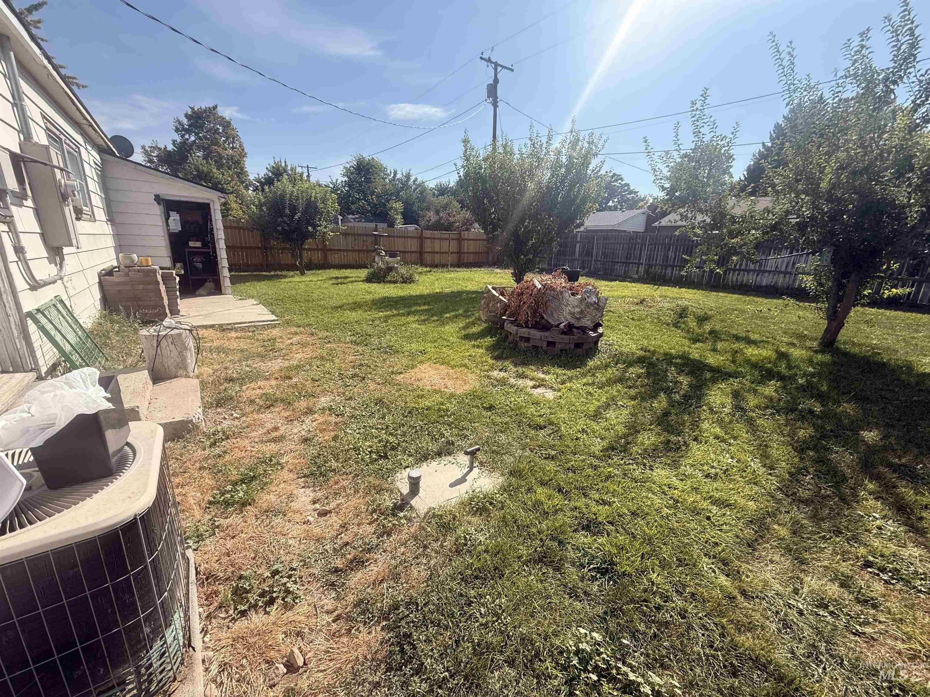 615 S Pine St Property Photo 21