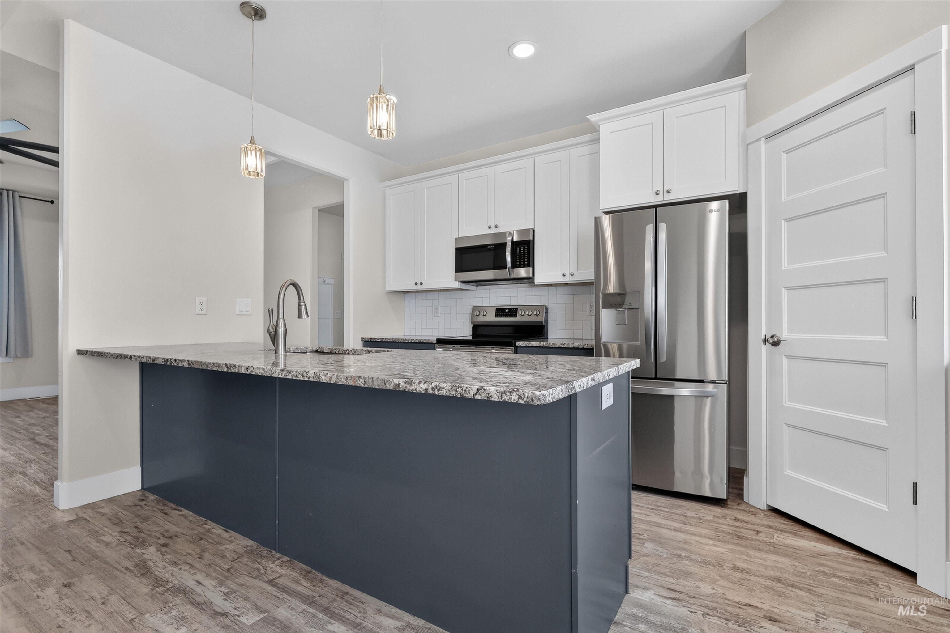 471 Southwood Ave W Property Photo 9