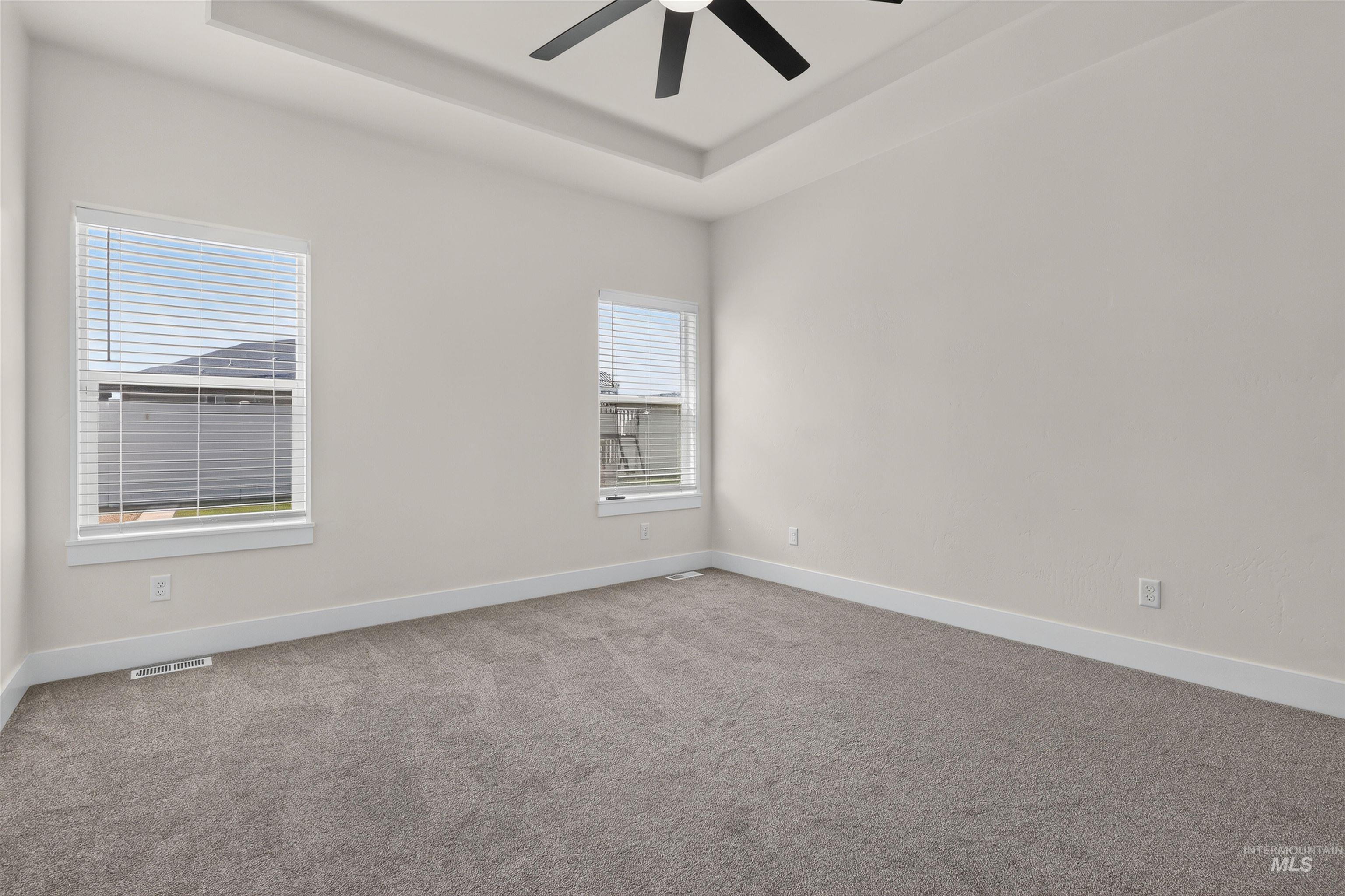 471 Southwood Ave W Property Photo 13