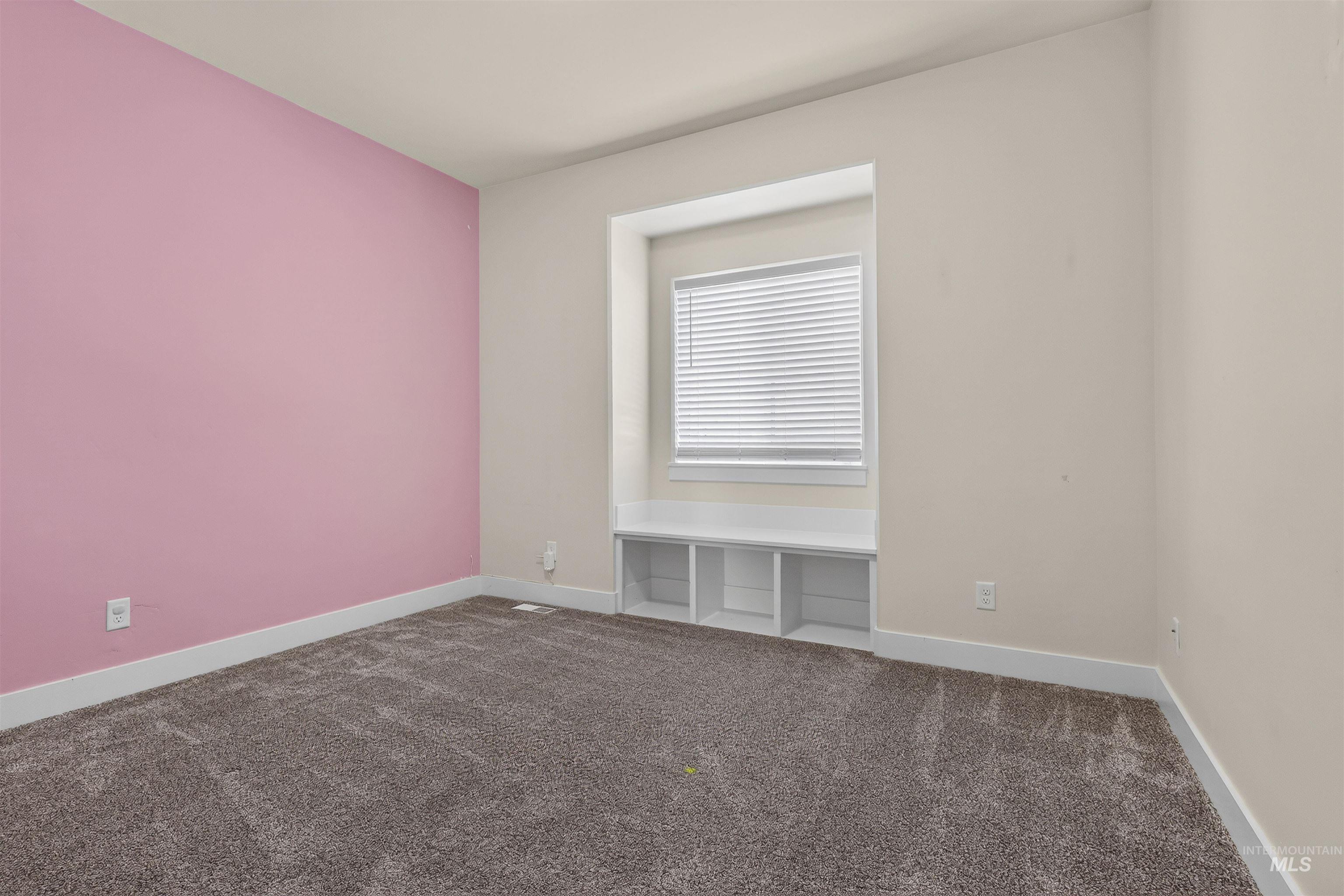 471 Southwood Ave W Property Photo 23