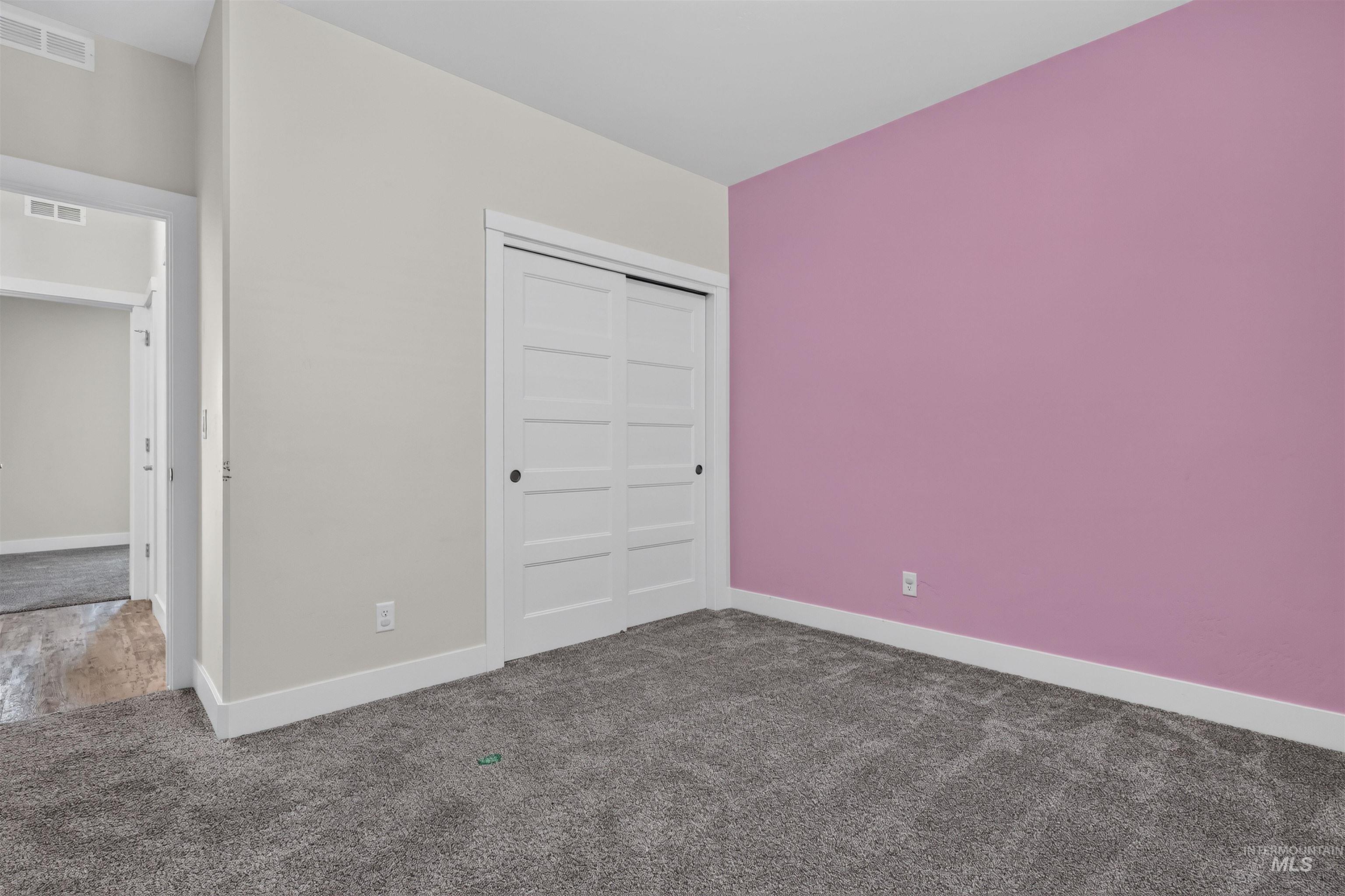471 Southwood Ave W Property Photo 25