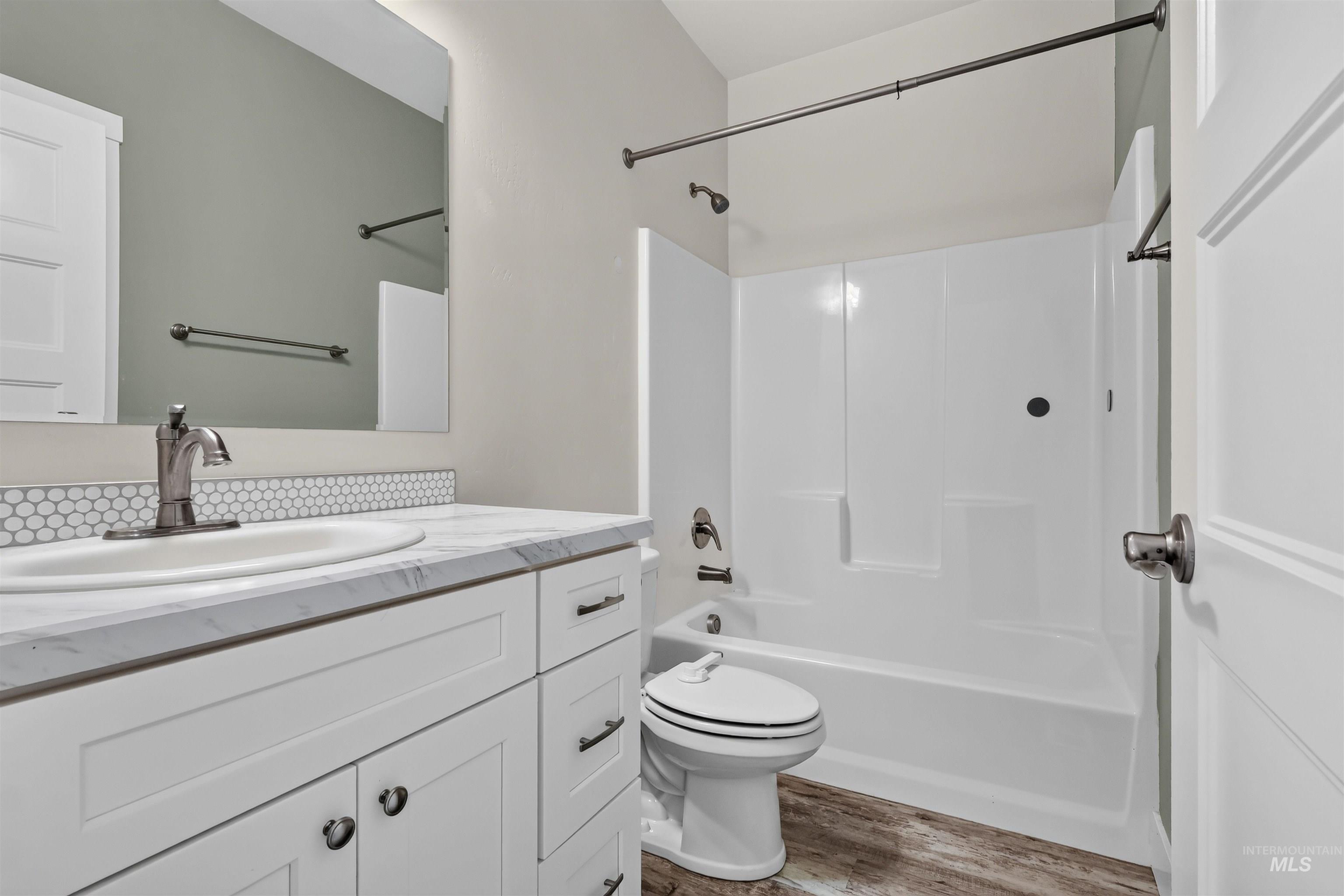 471 Southwood Ave W Property Photo 26