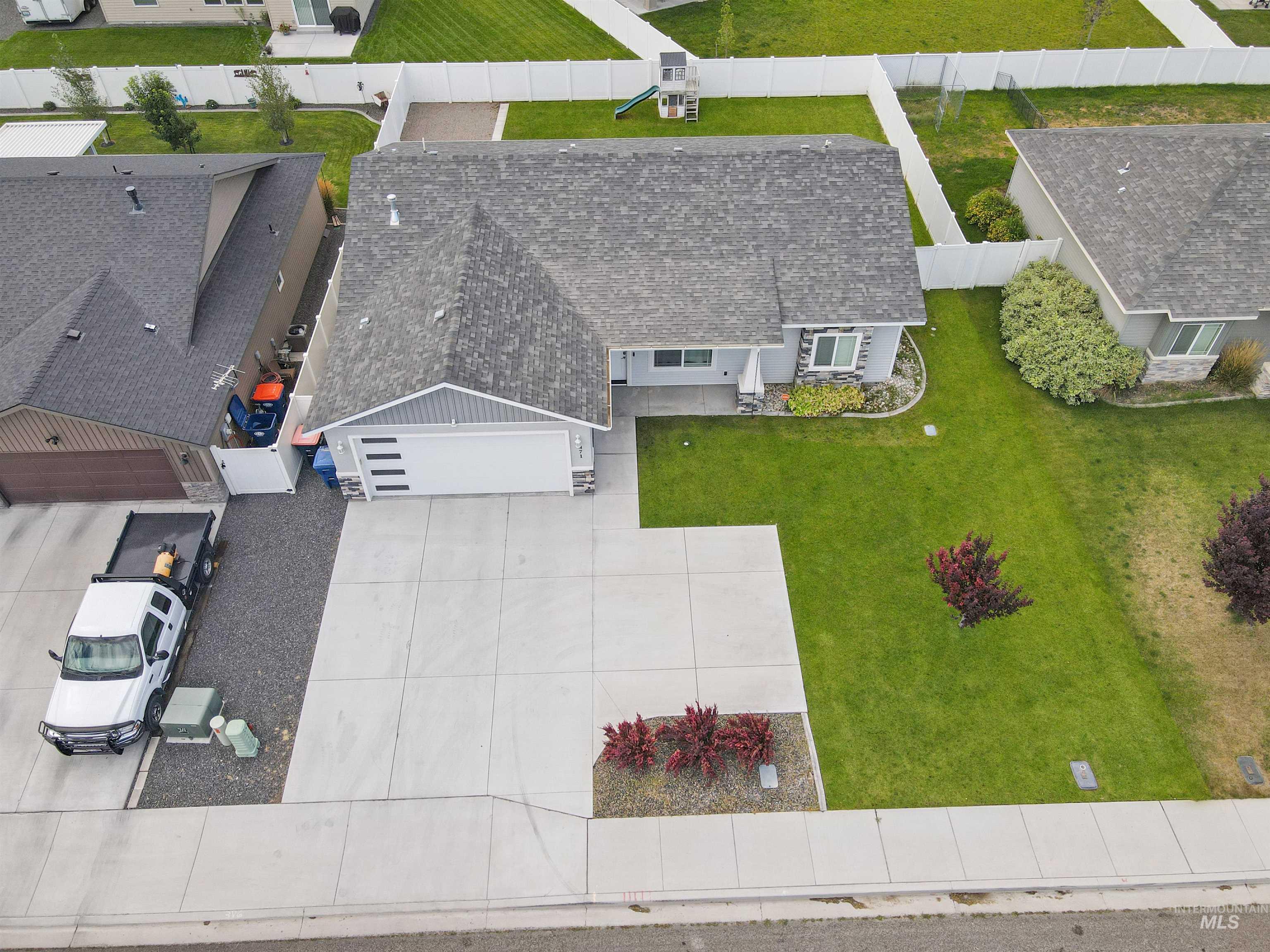 471 Southwood Ave W Property Photo 31