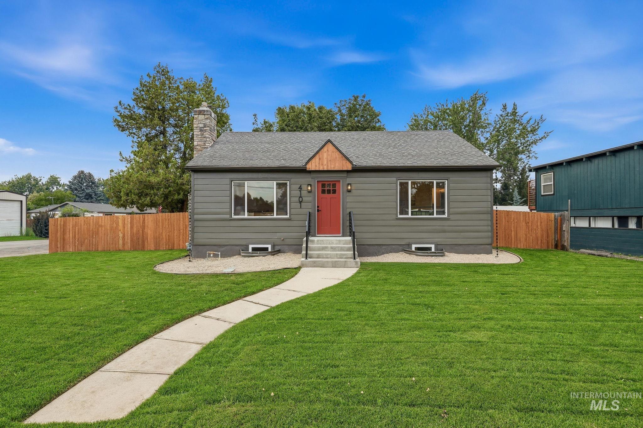 4101 W Kootenai Property Photo 1