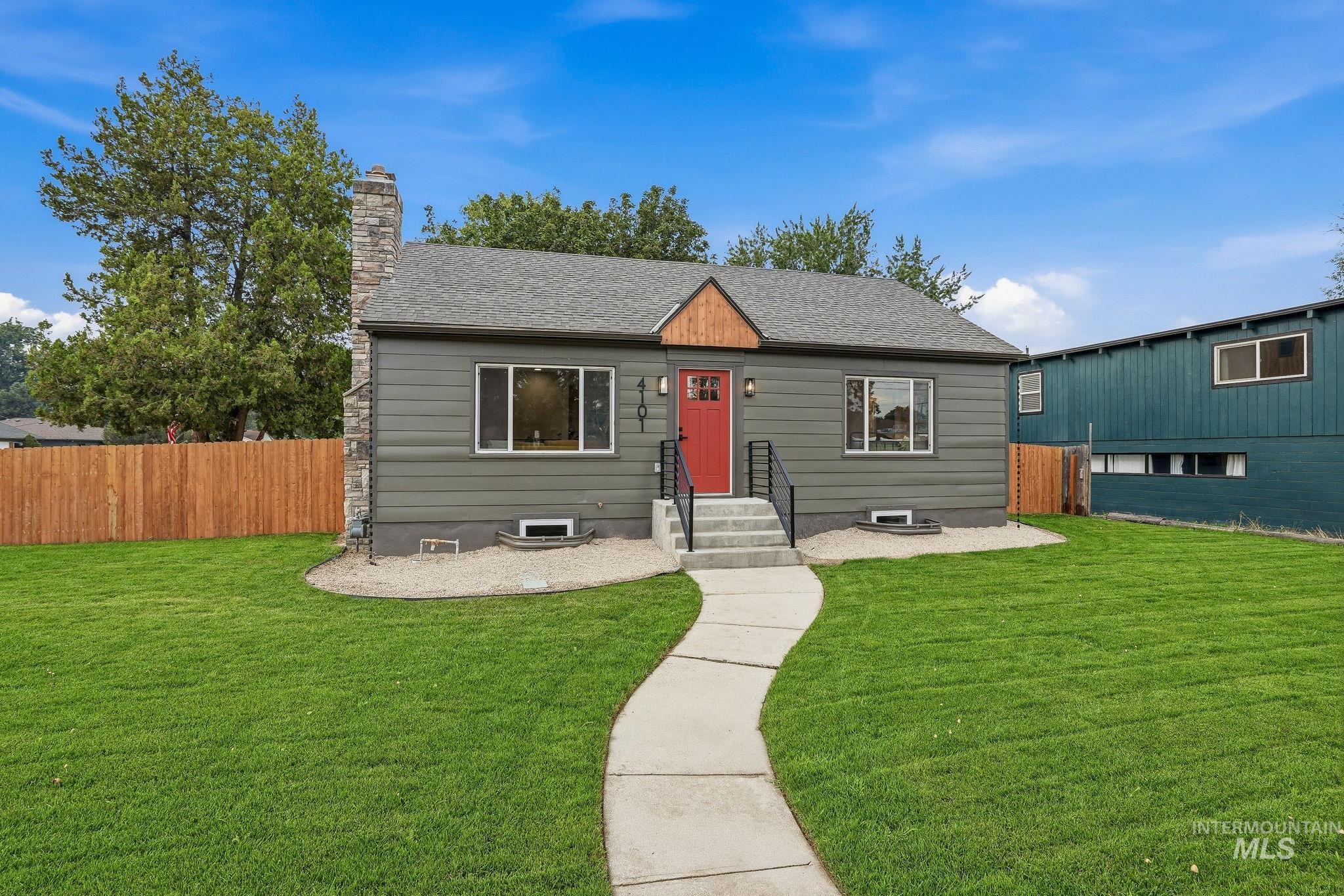 4101 W Kootenai Property Photo 2