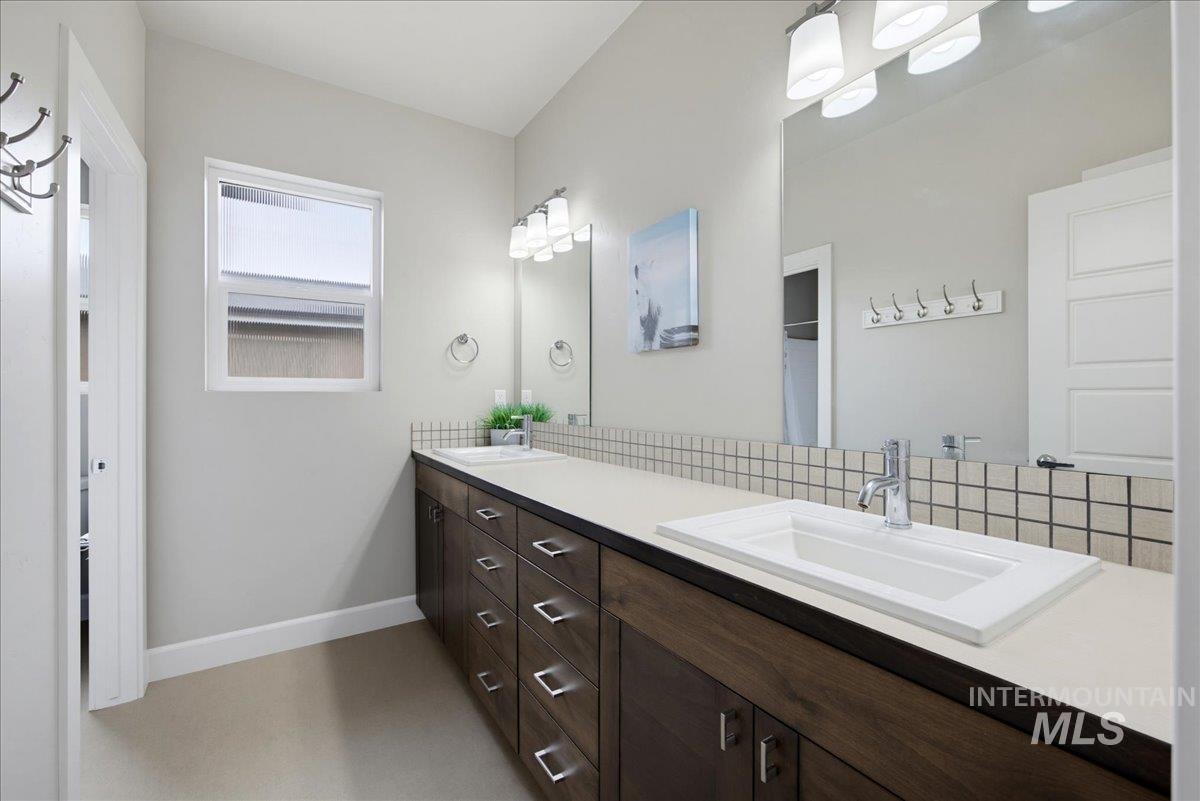 2740 S Honeycomb Way Property Photo 32