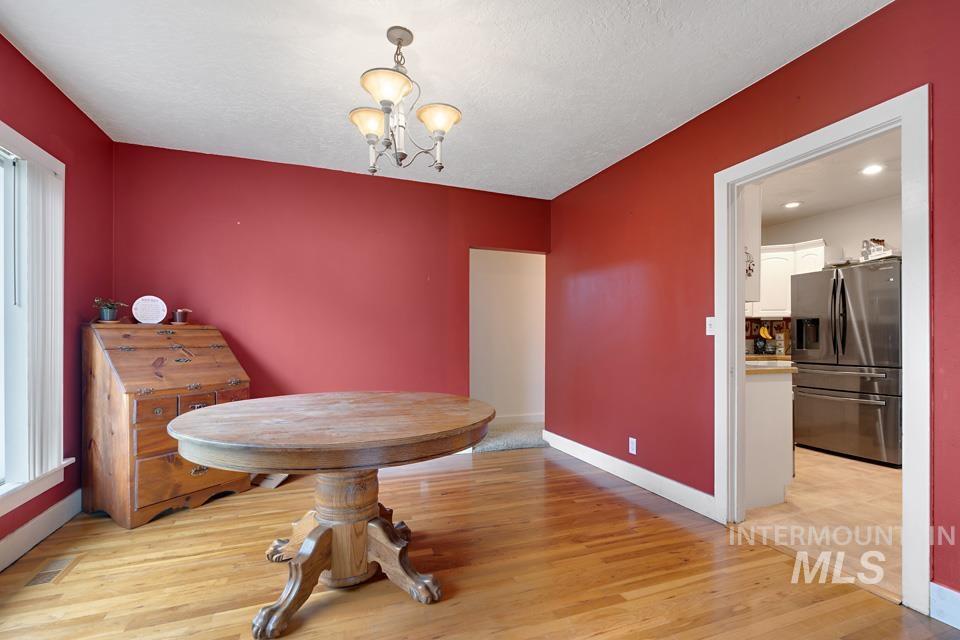 1006 E 1st Street Property Photo 13