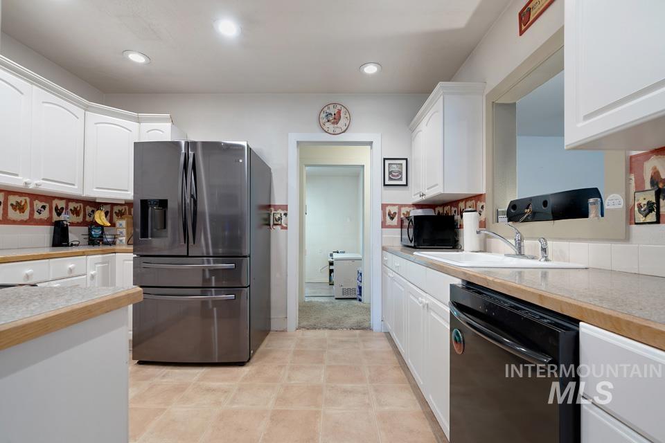 1006 E 1st Street Property Photo 15