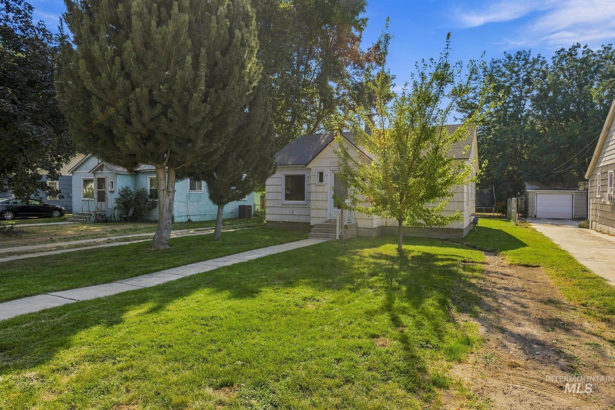 115 S Pine St Property Photo 15