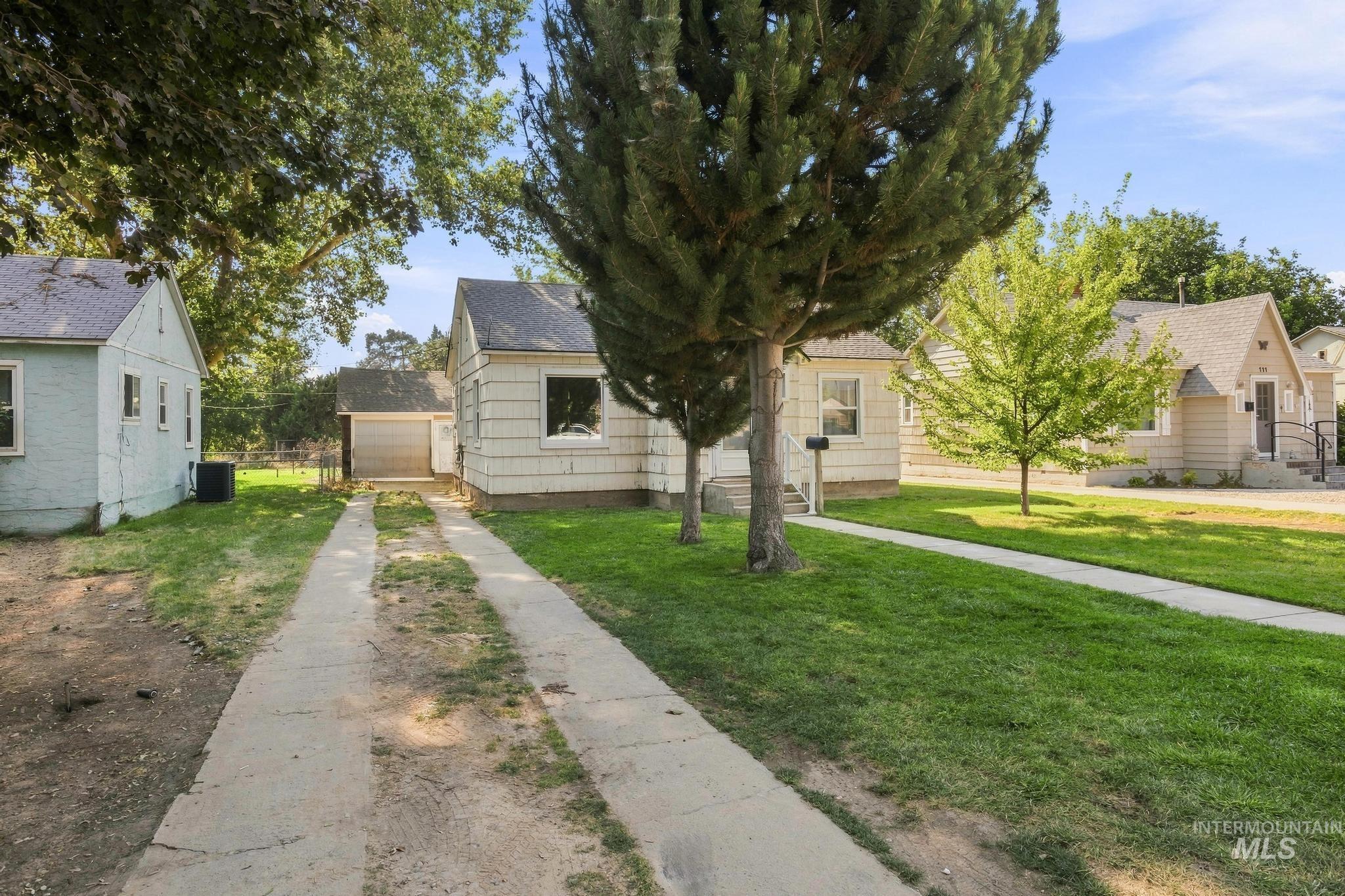 115 S Pine St Property Photo 16