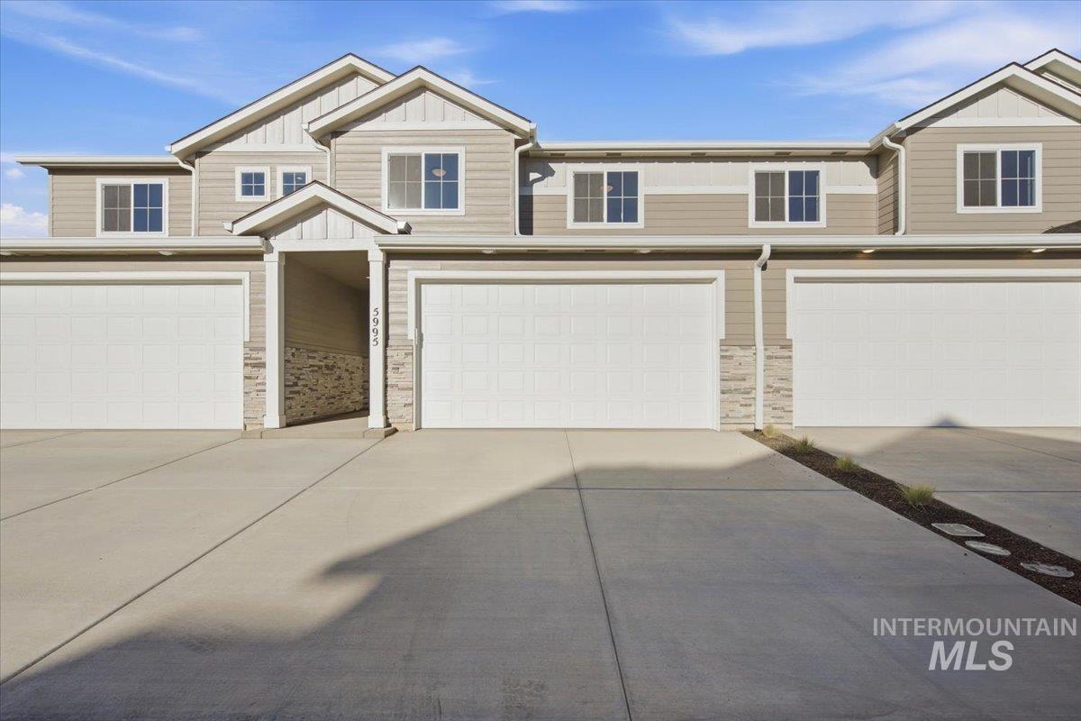 5995 N Highfire Lane Property Photo 1