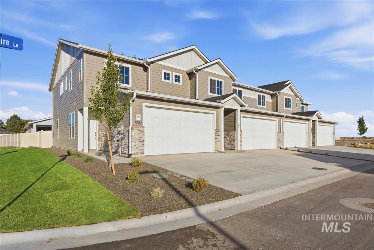 6011 N Highfire Lane Property Photo 1