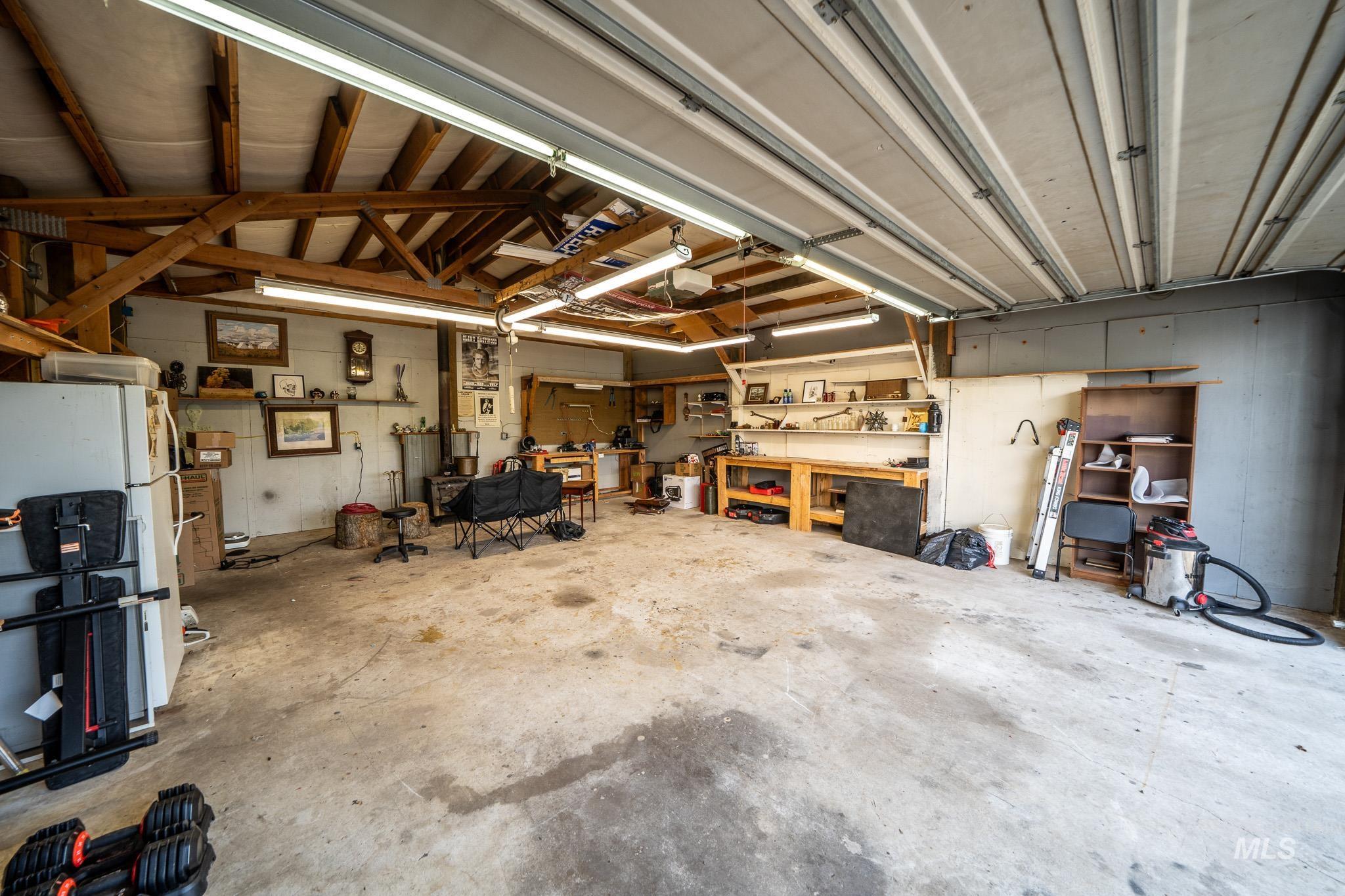 712 3rd Ave Property Photo 4
