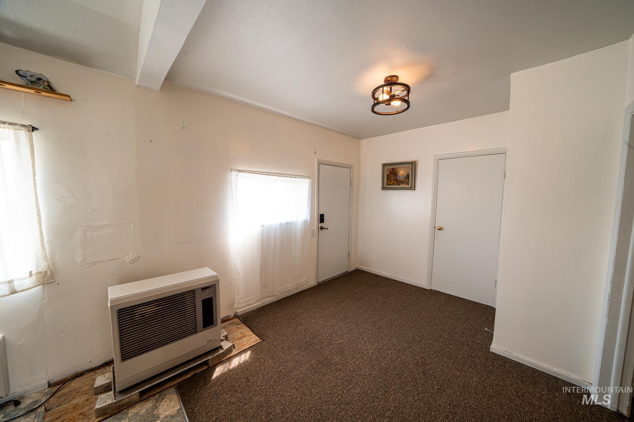 712 3rd Ave Property Photo 12