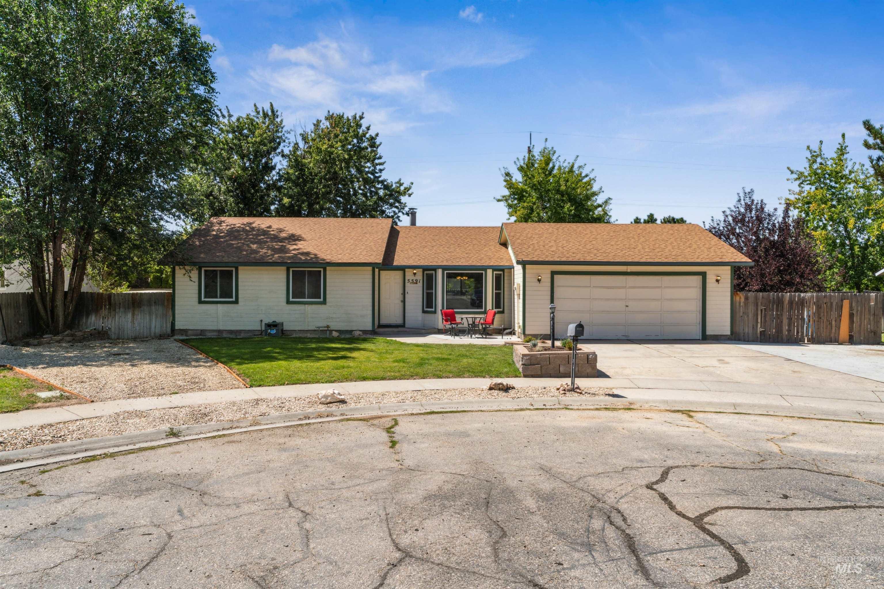 5591 N Marlboro Ave.